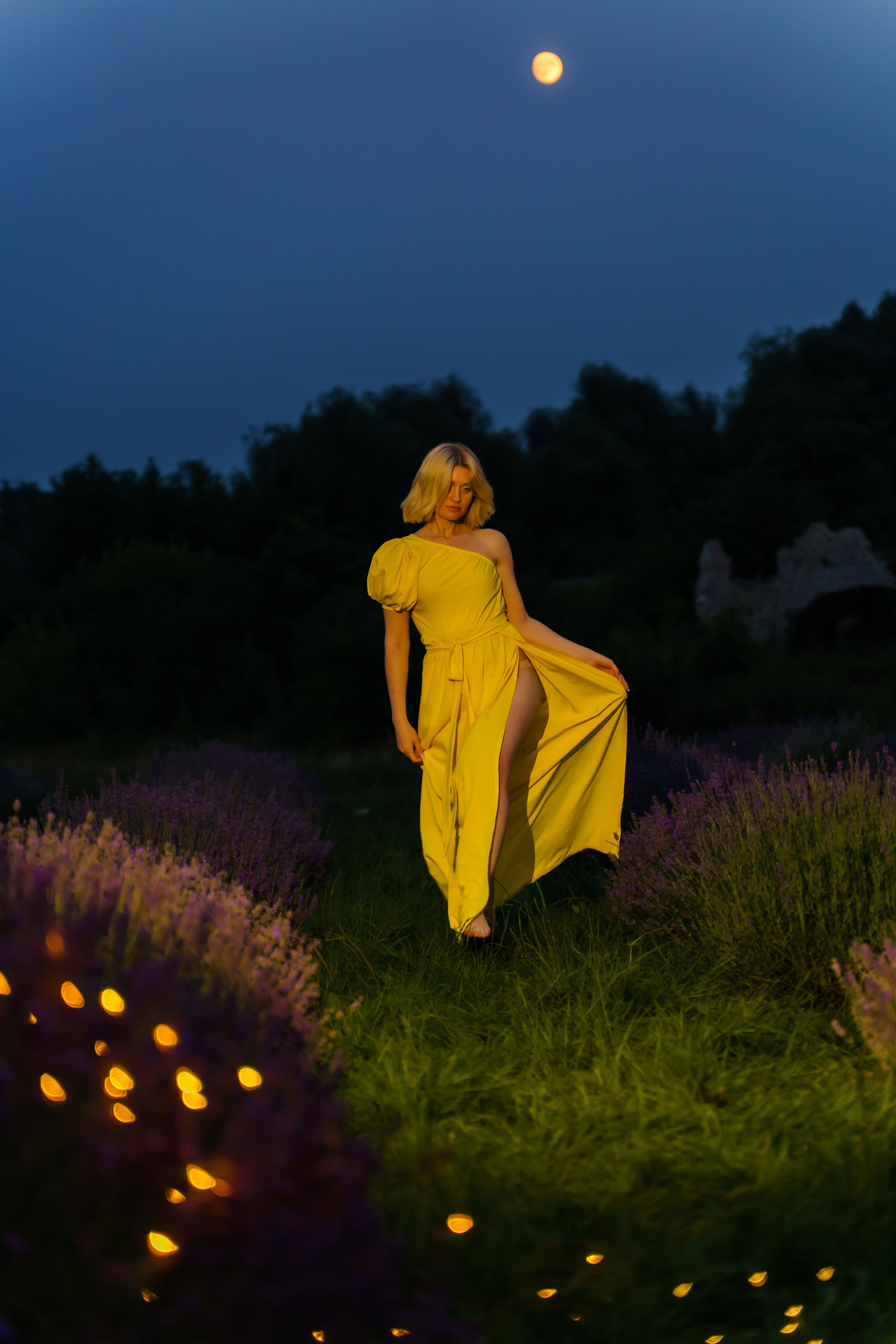 Індивідуальна фотосесія в лаванді в сутінках. Сімейний фотограф Київ Наталія Шкаврон