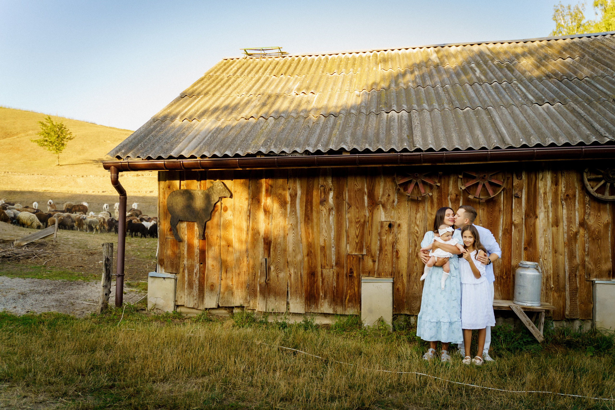 Сімейна фотосесія на Sheepland. Сімейний фотограф Київ Наталія Шкаврон