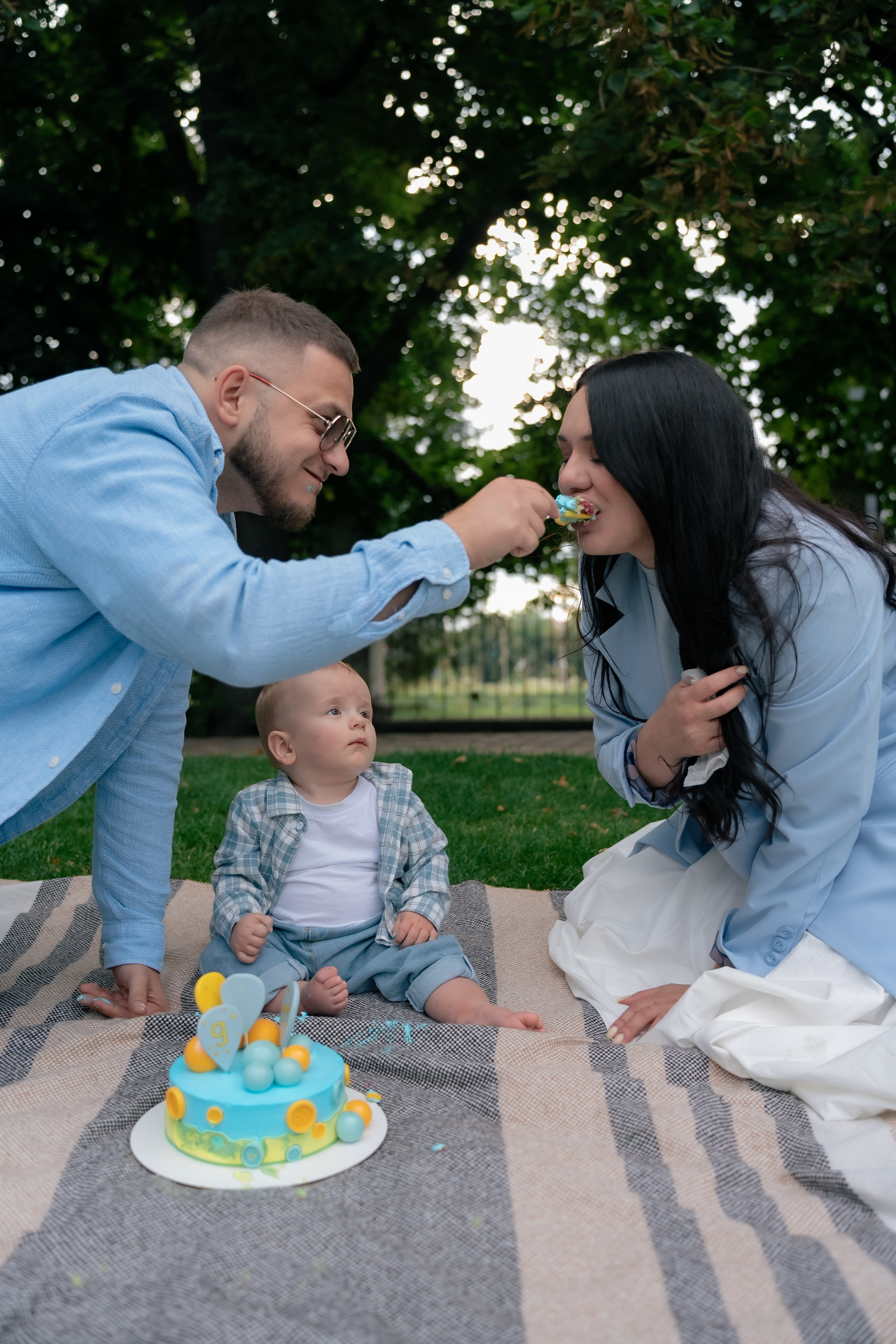 Сімейна фотосесія у парку Прага. Сімейний фотограф Київ Наталія Шкаврон