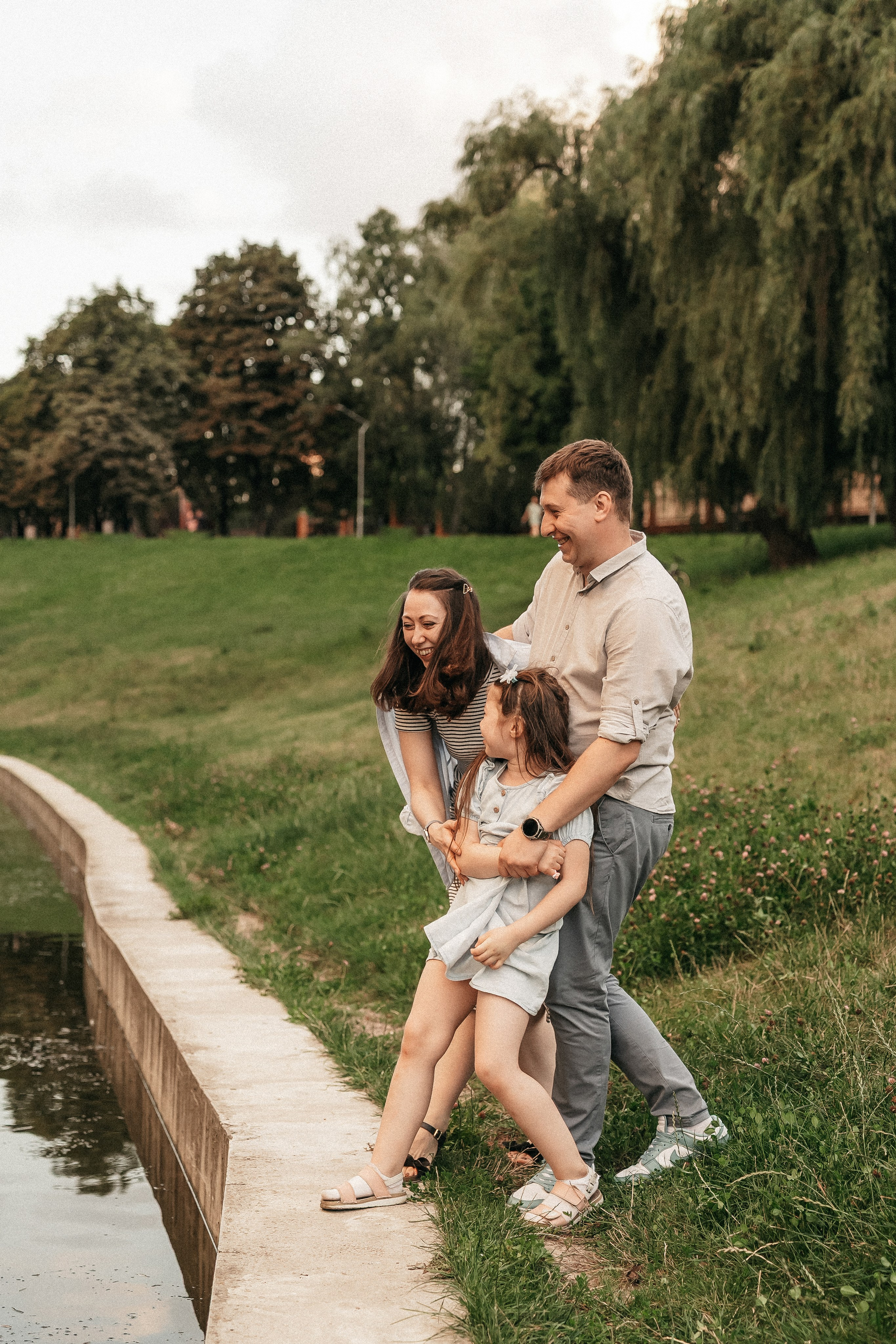 Сімейна фотосесія в парку. Сімейний фотограф Київ Наталія Шкаврон