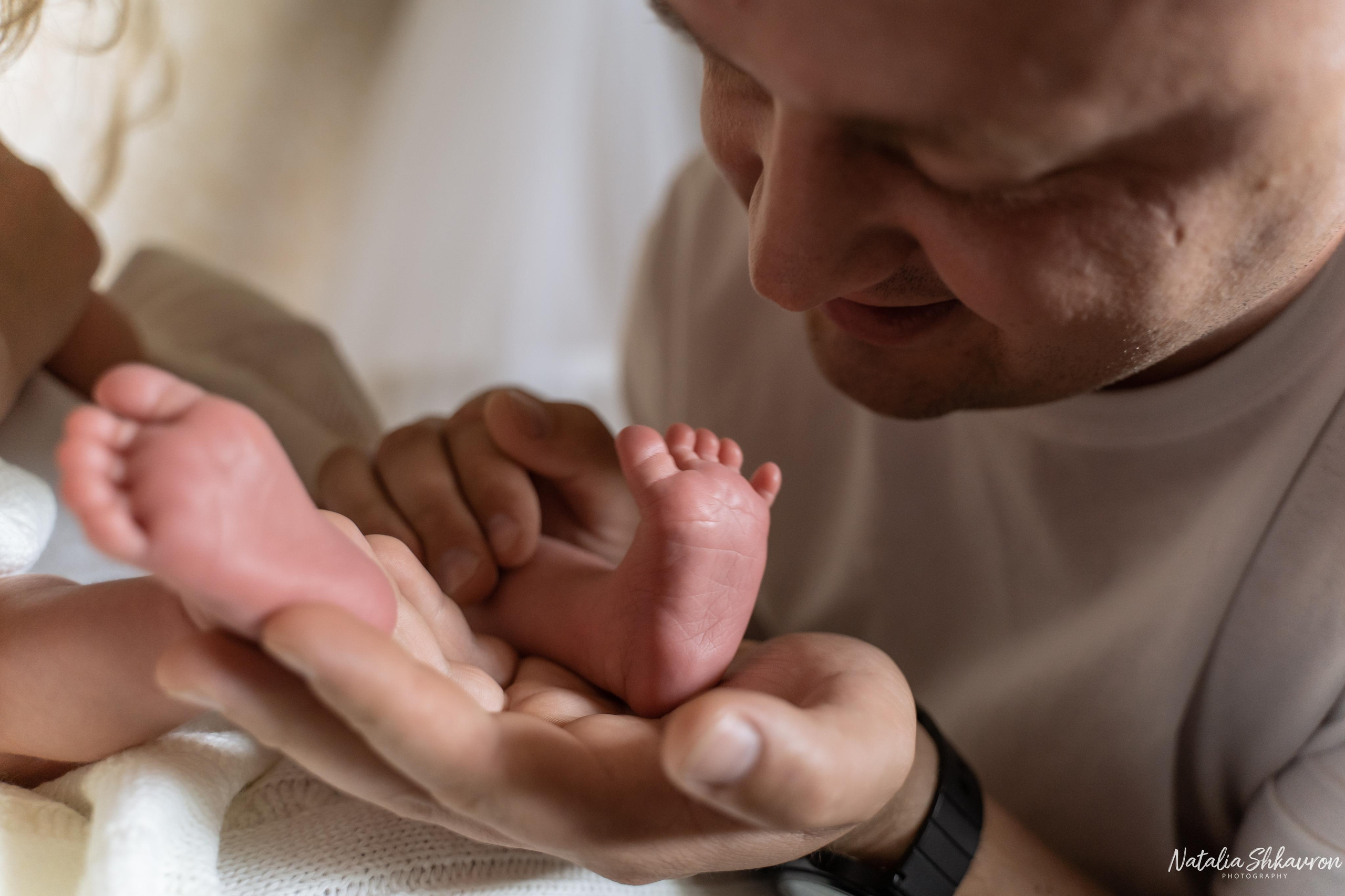 Домашня фотосесія новонародженого. Family photographer in Kiev Natalia Shkavron