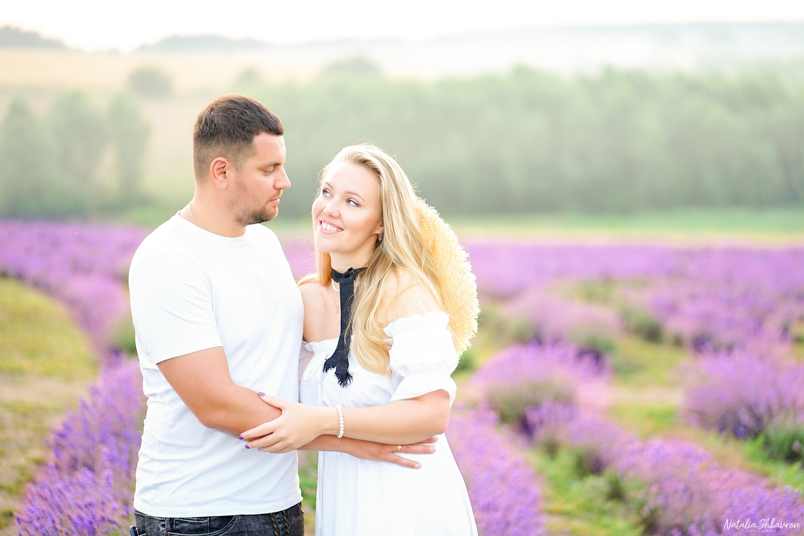 Фотосесія на світанку в лаванді. Сімейний фотограф Київ Наталія Шкаврон