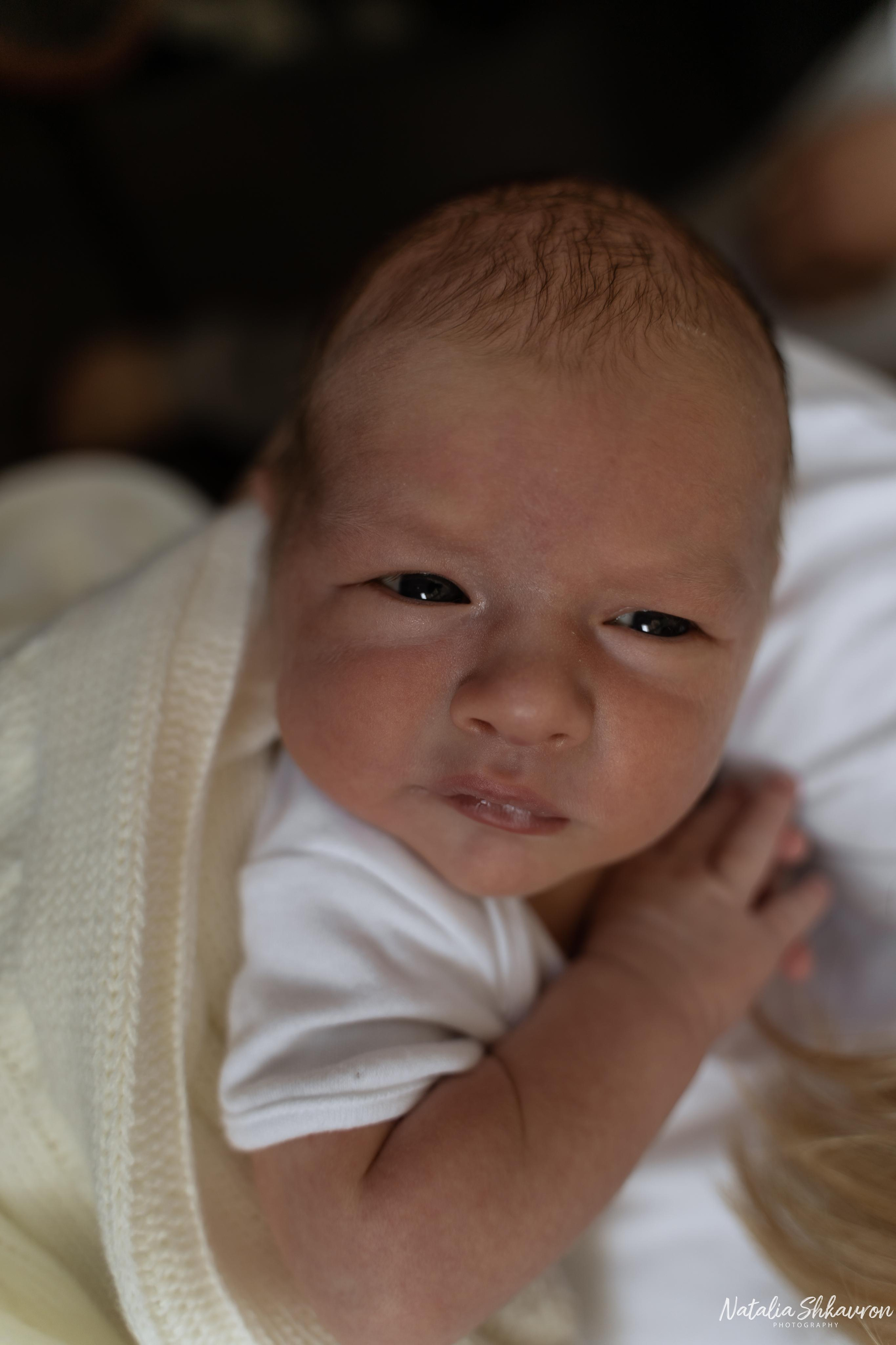 Домашня фотосесія новонародженого. Family photographer in Kiev Natalia Shkavron