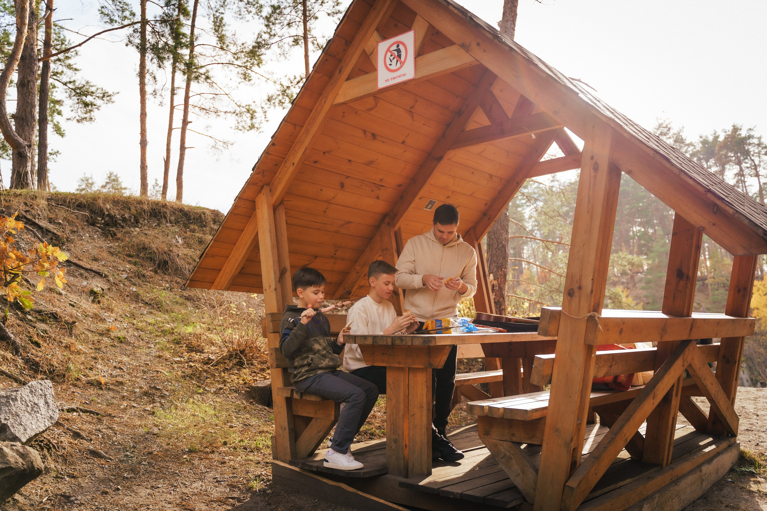 Сімейна фотосесія на природі біля Коростишівського карєру. Сімейний фотограф Київ Наталія Шкаврон