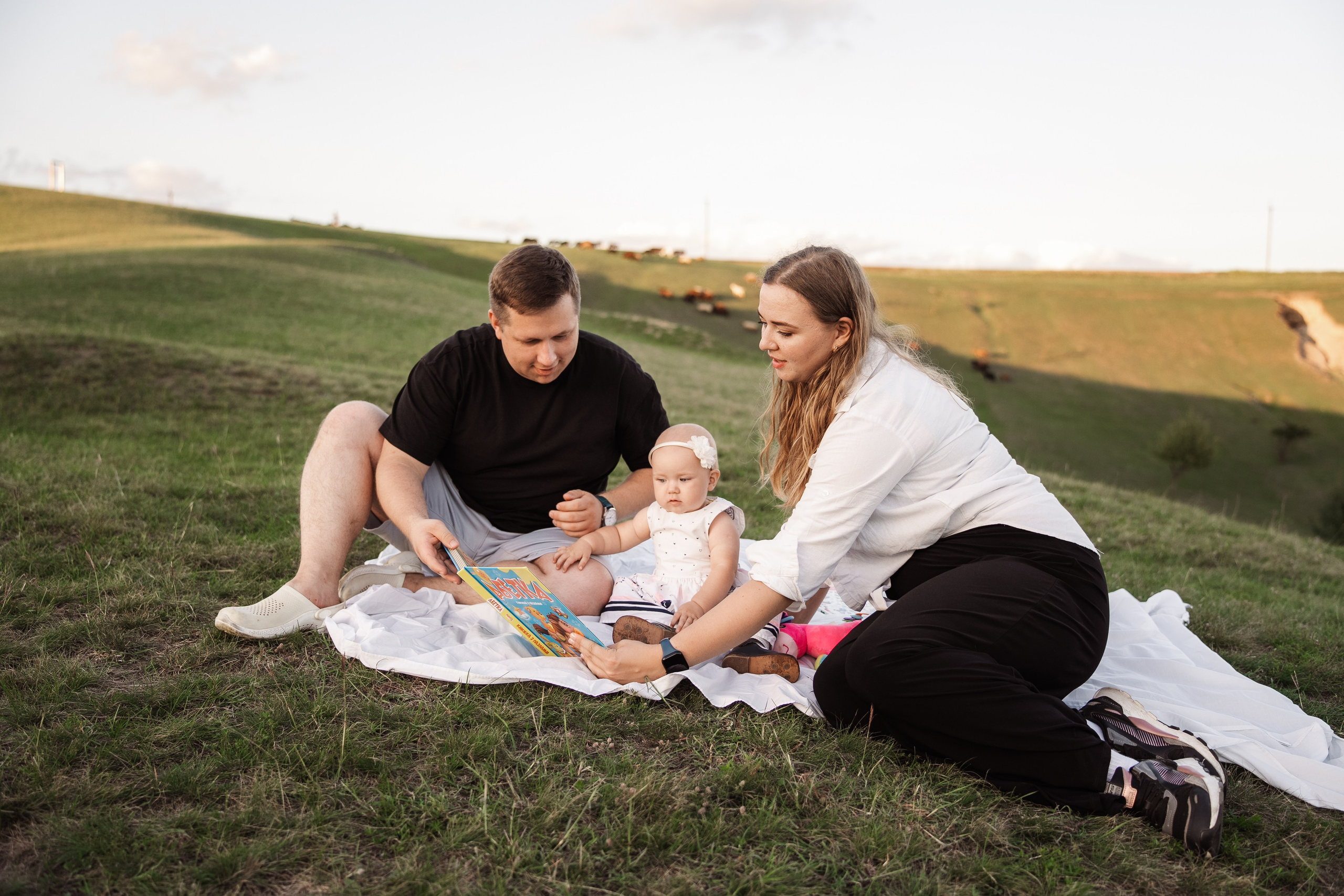 Святкування 1-го дня народження на овечій фермі. Family photographer in Kiev Natalia Shkavron