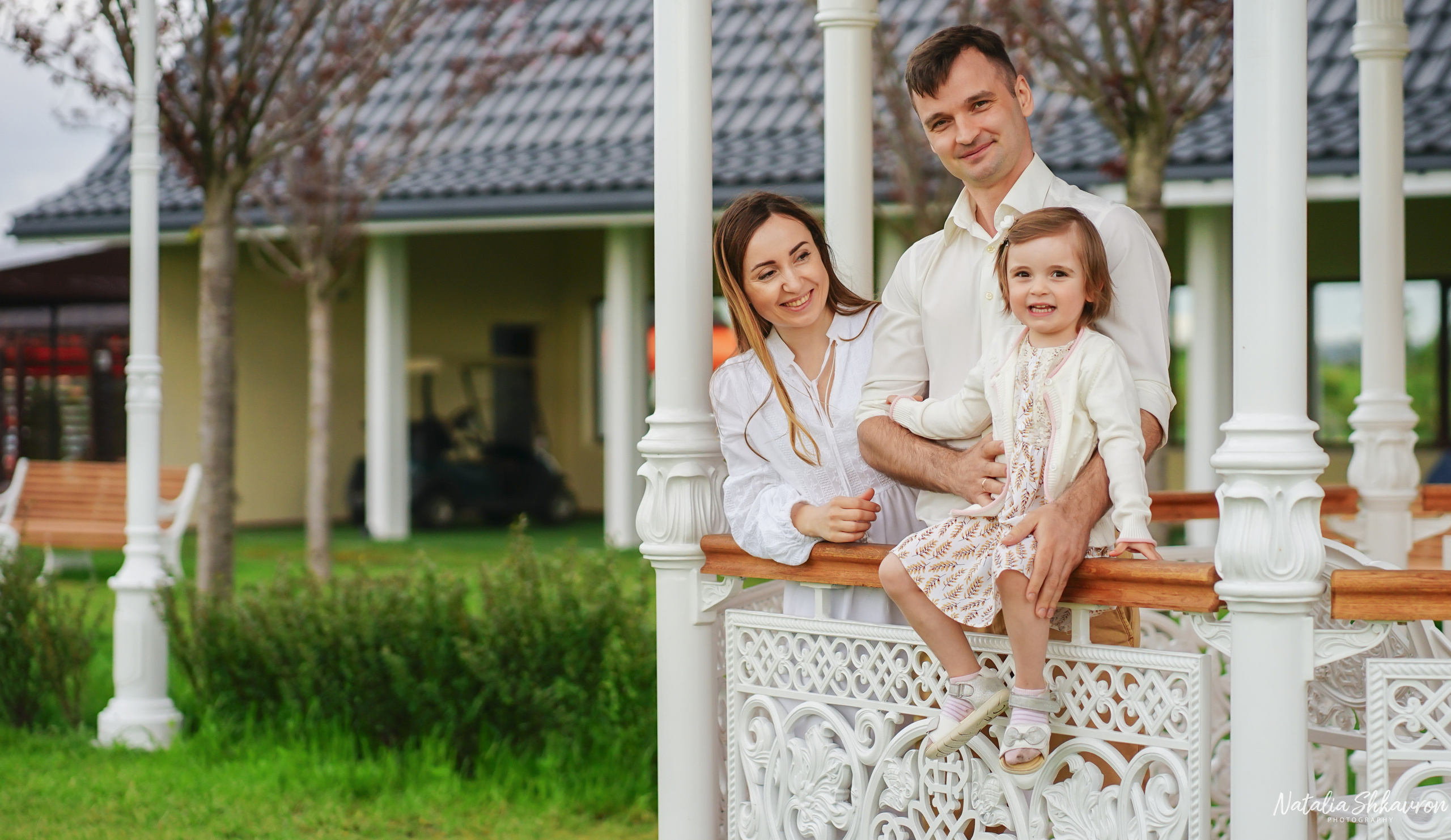 Сімейна фотосесія в тюльпанах. Сімейний фотограф Київ Наталія Шкаврон