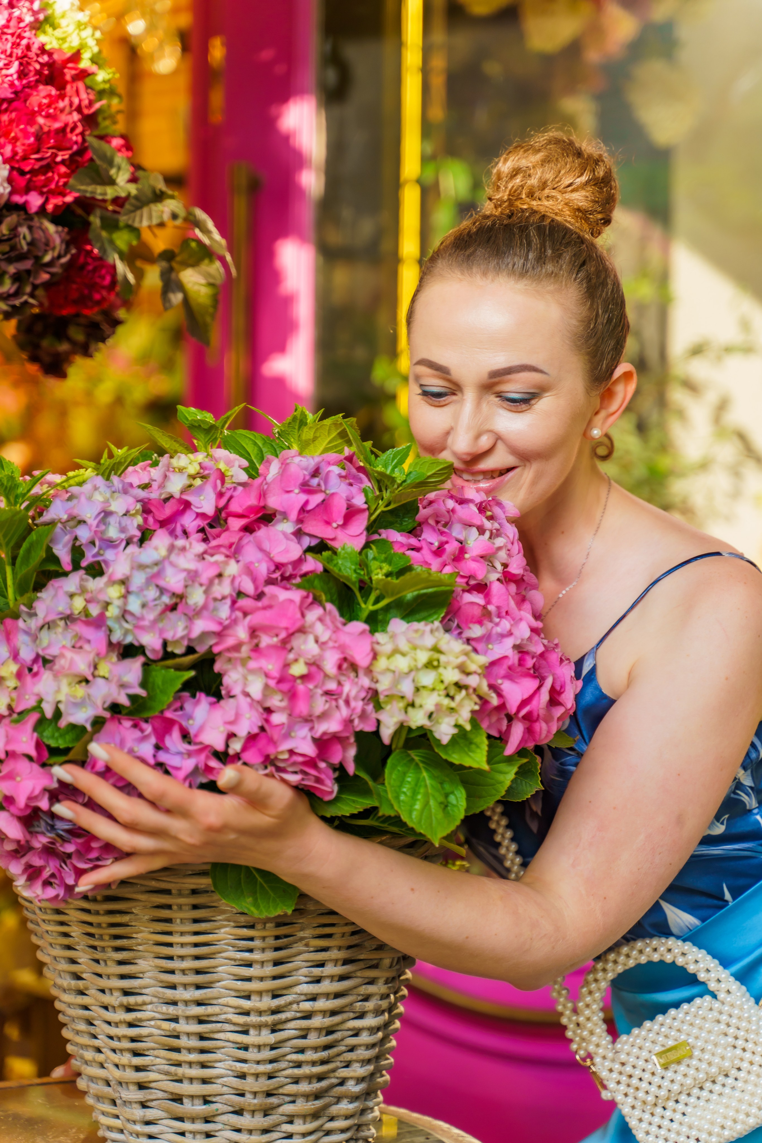 Індивідуальна фотосесія в гортензіях у Клов саду. Сімейний фотограф Київ Наталія Шкаврон