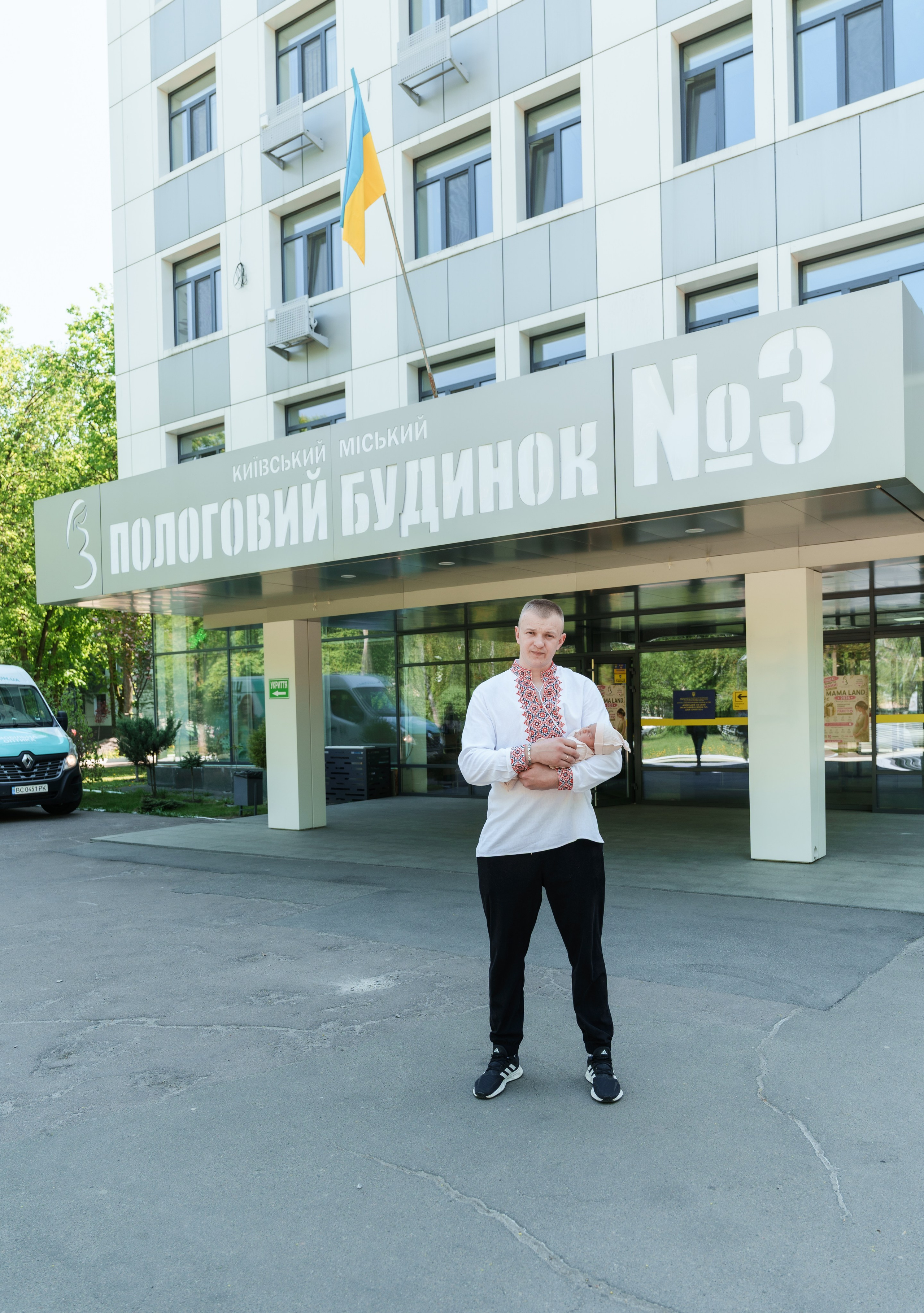 Виписка з пологового №3. Сімейний фотограф Київ Наталія Шкаврон