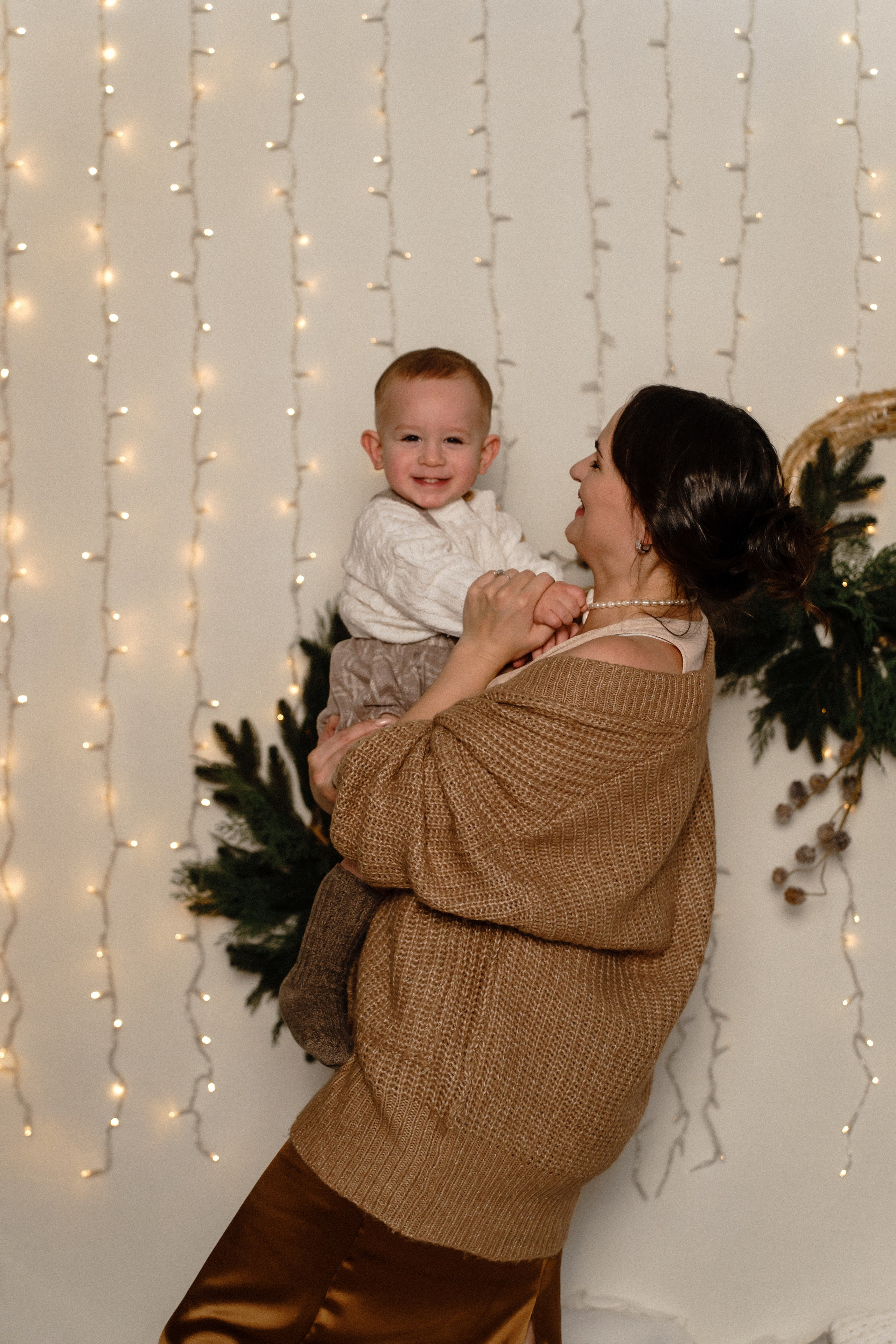 Новорічна фотосесія мами та сина. Family photographer in Kiev Natalia Shkavron