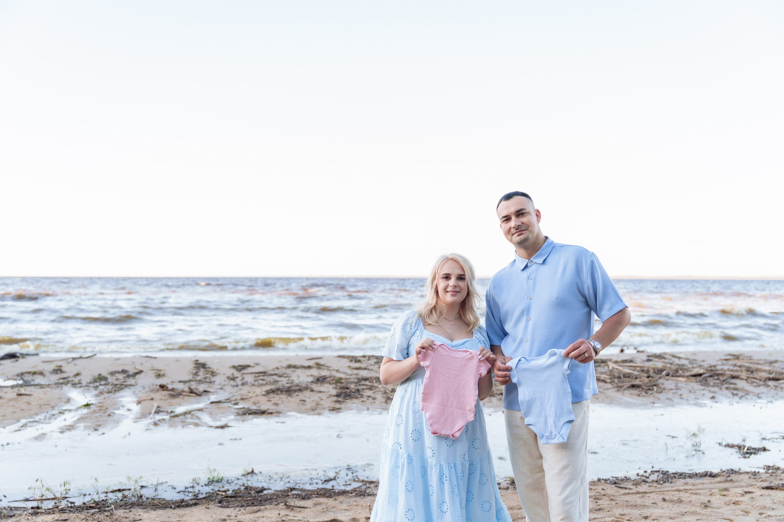Гендер паті на Київському морі. Family photographer in Kiev Natalia Shkavron