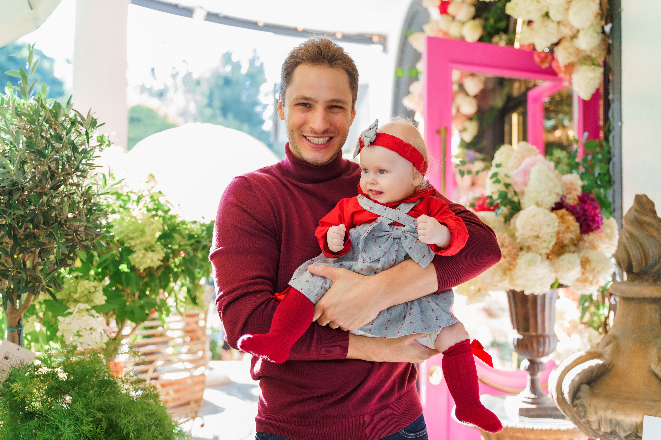 Сімейна фотосесія в гортензіях в Клов саду. Family photographer in Kiev Natalia Shkavron