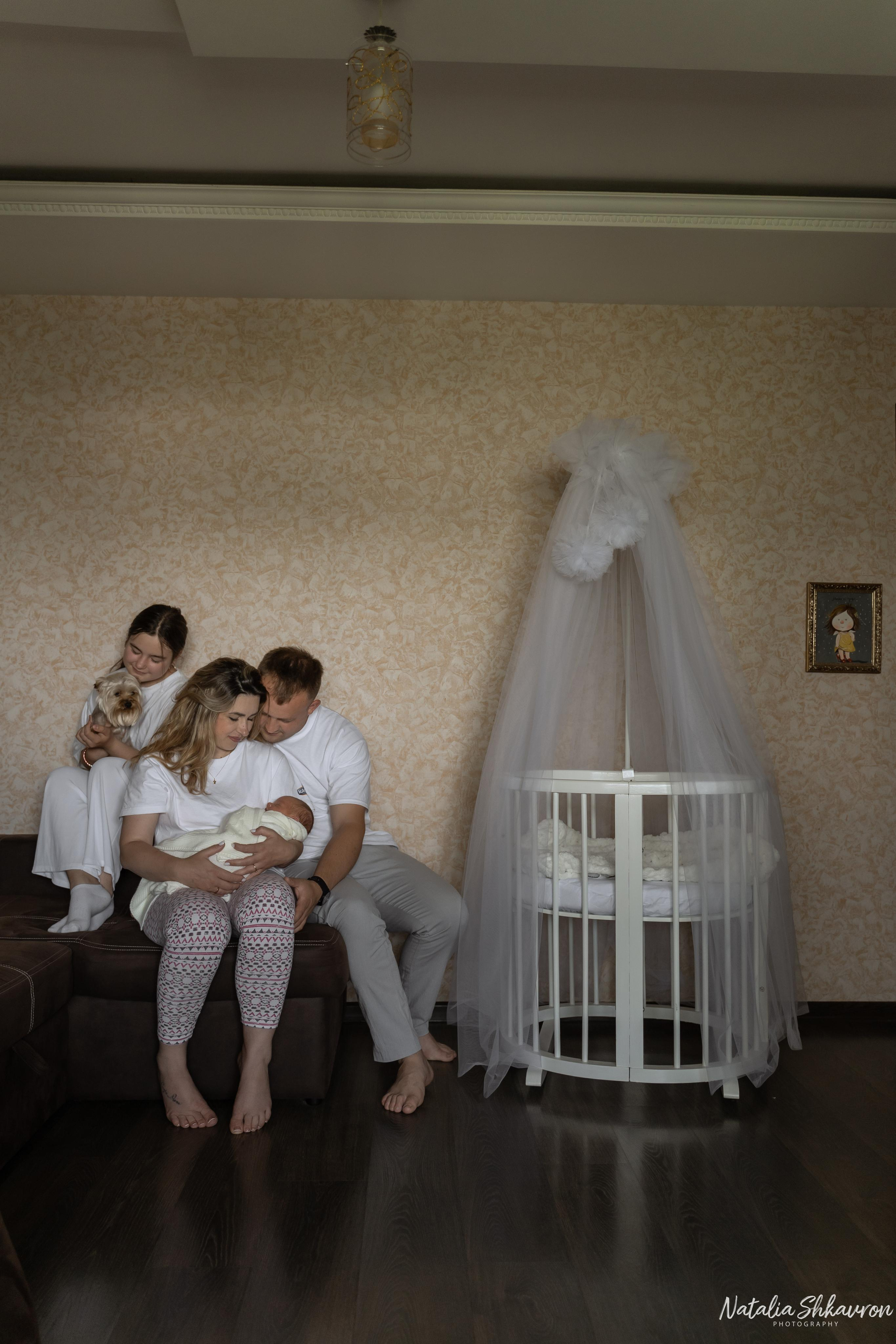 Домашня фотосесія новонародженого. Family photographer in Kiev Natalia Shkavron