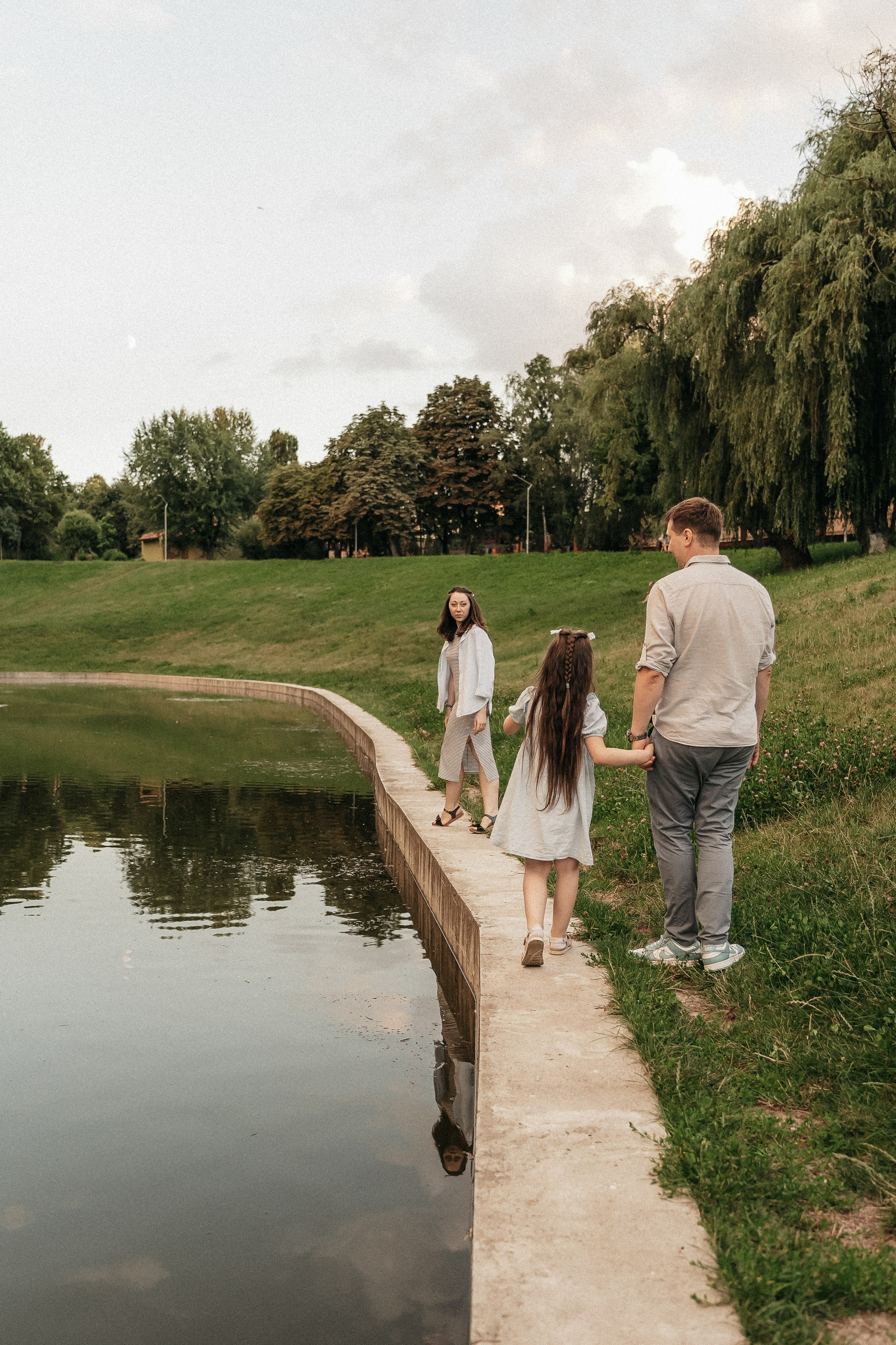 Сімейна фотосесія в парку. Сімейний фотограф Київ Наталія Шкаврон