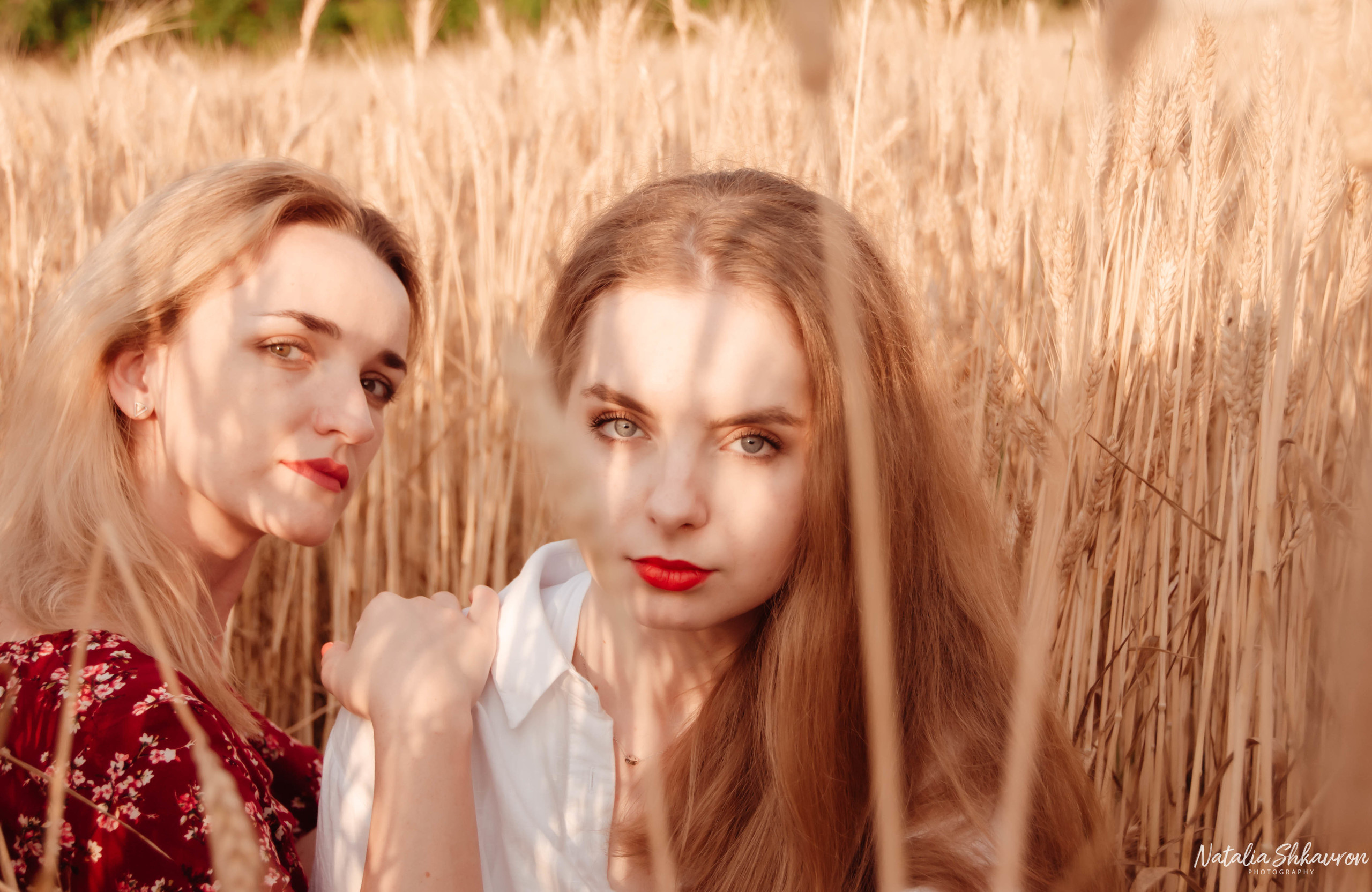 Фотосесія дві сестри. Сімейний фотограф Київ Наталія Шкаврон