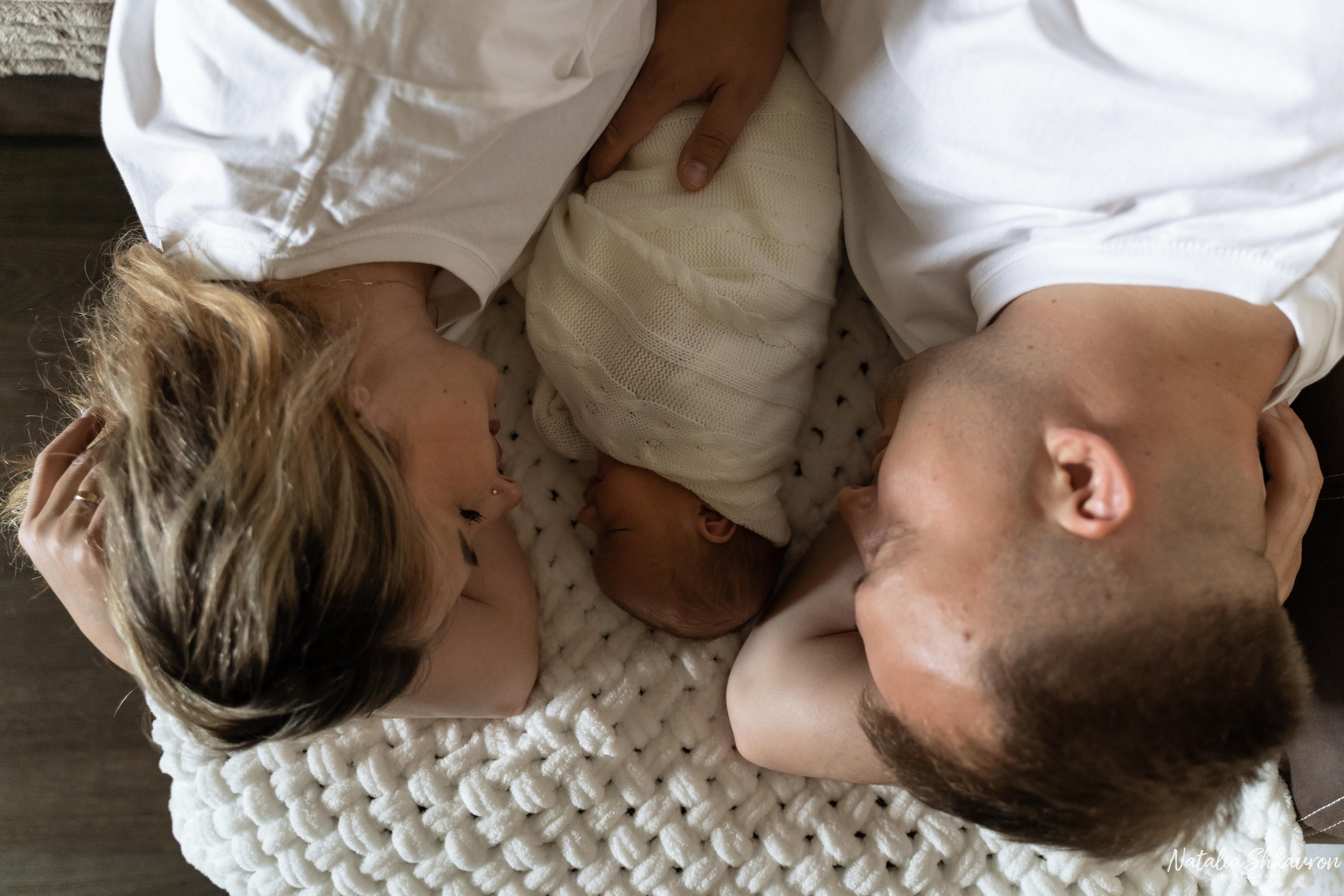 Домашня фотосесія новонародженого. Family photographer in Kiev Natalia Shkavron