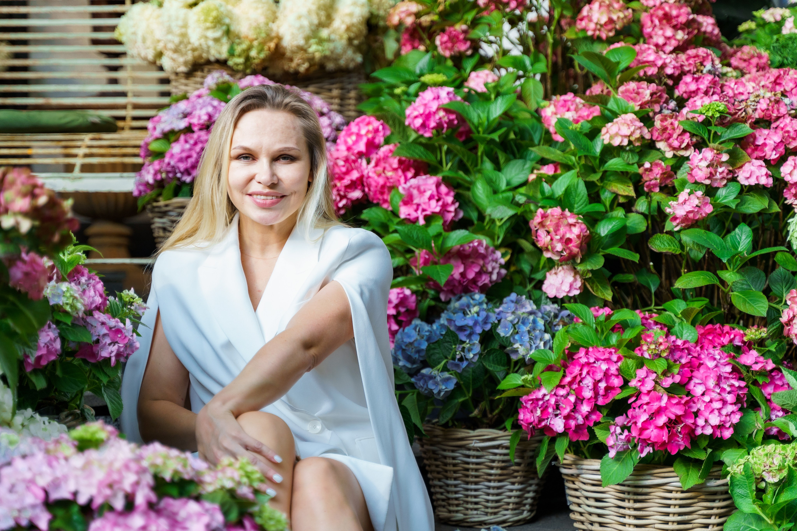 Сімейна фотосесія в гортензіях в Клов саду. Family photographer in Kiev Natalia Shkavron