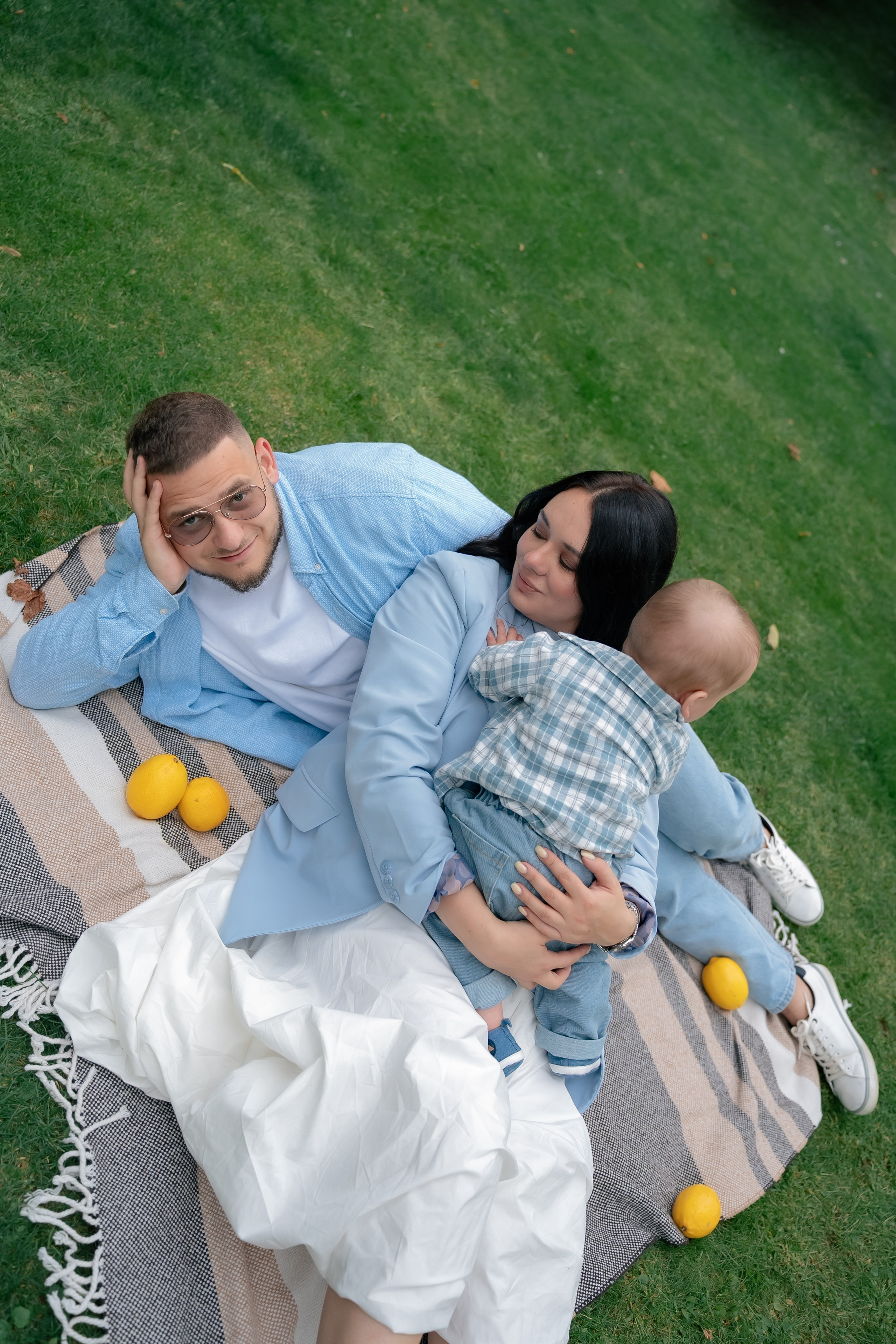 Сімейна фотосесія у парку Прага. Сімейний фотограф Київ Наталія Шкаврон