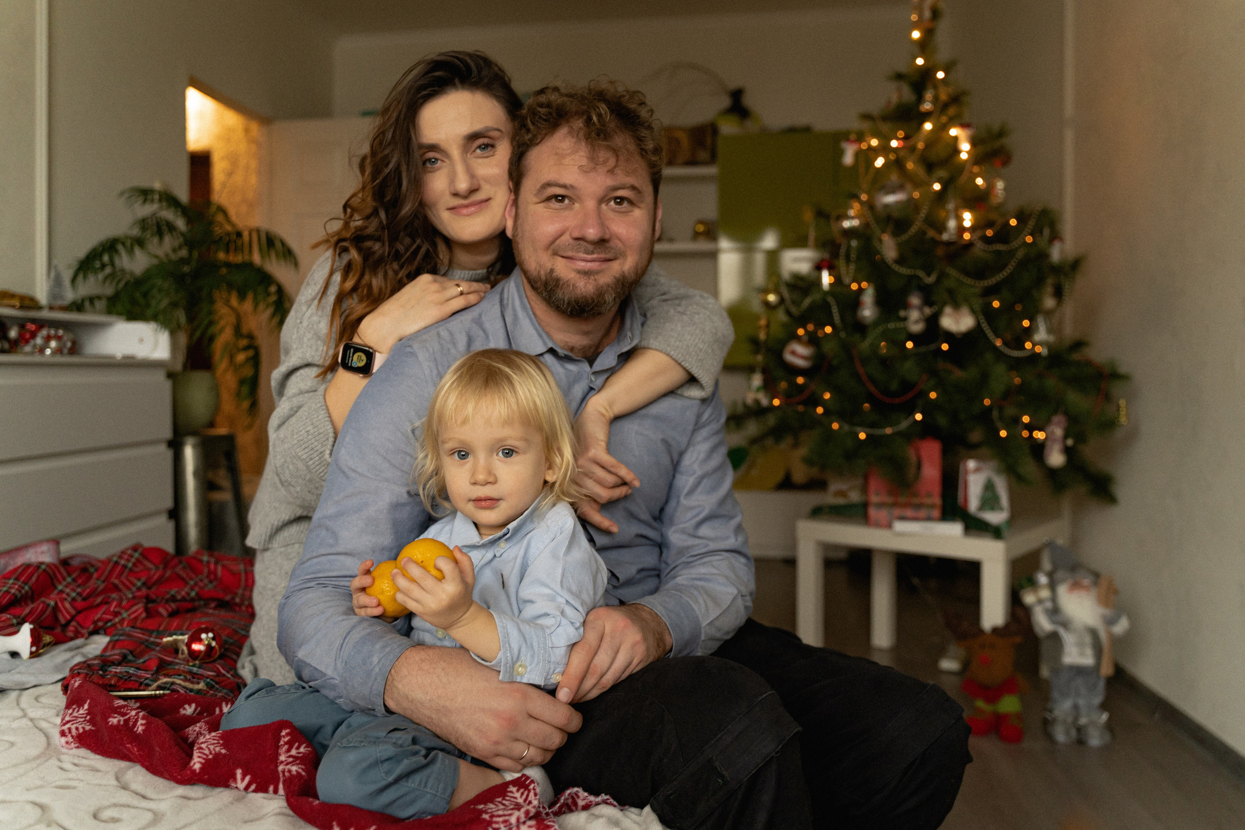 Новорічна сімейна фотосесія вдома. Сімейний фотограф Київ Наталія Шкаврон