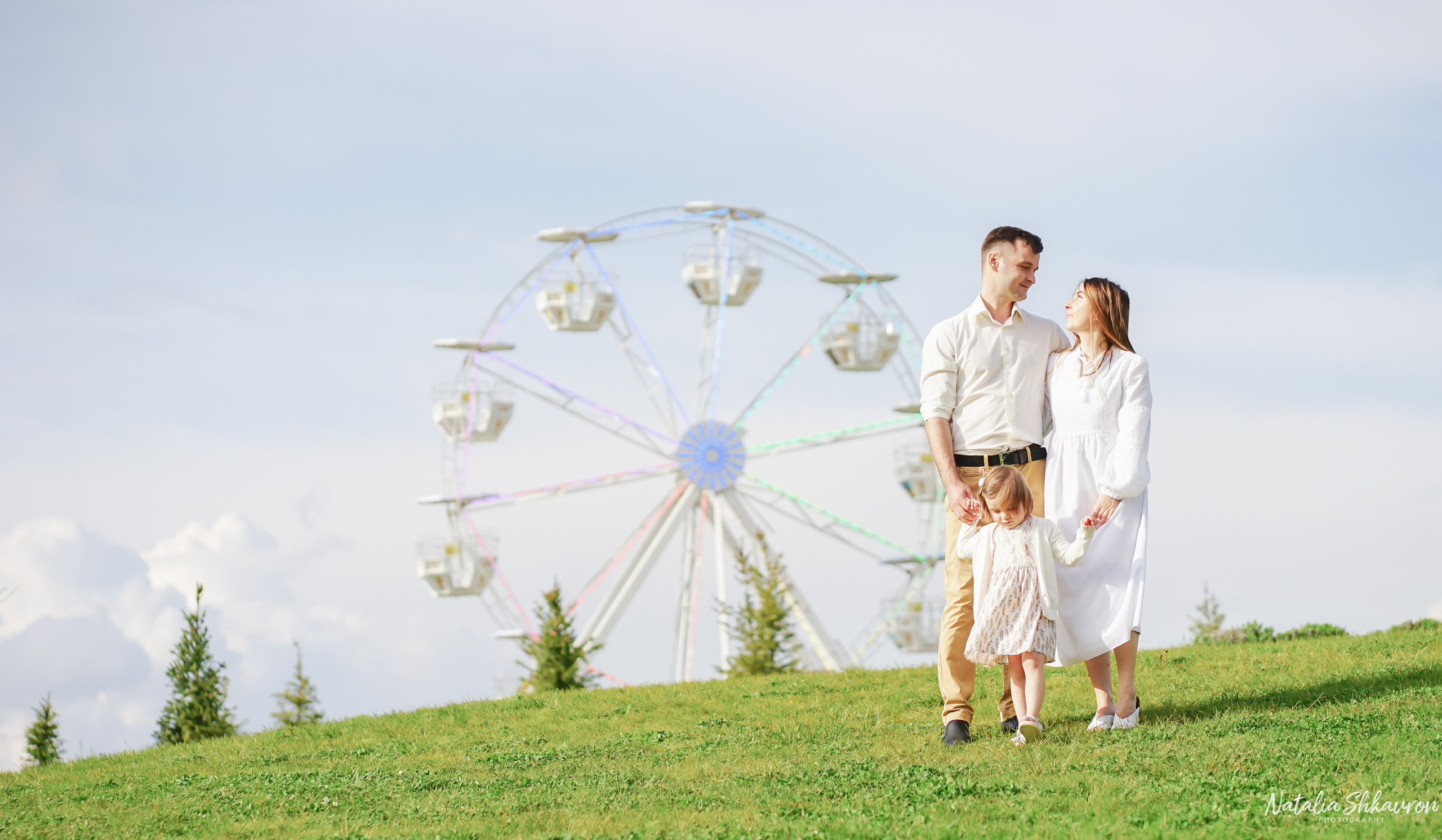Сімейна фотосесія в тюльпанах. Сімейний фотограф Київ Наталія Шкаврон