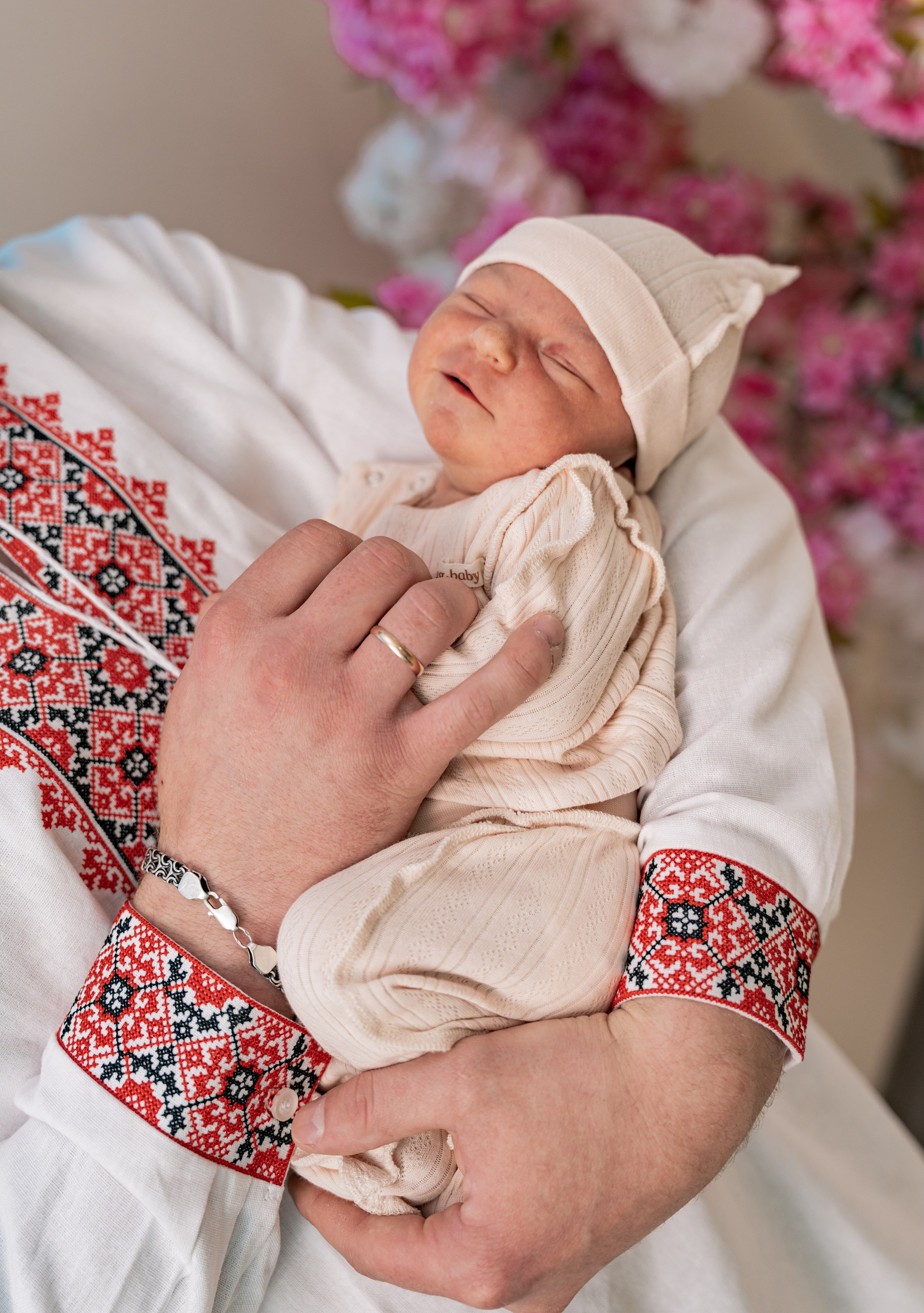 Виписка з пологового №3. Сімейний фотограф Київ Наталія Шкаврон