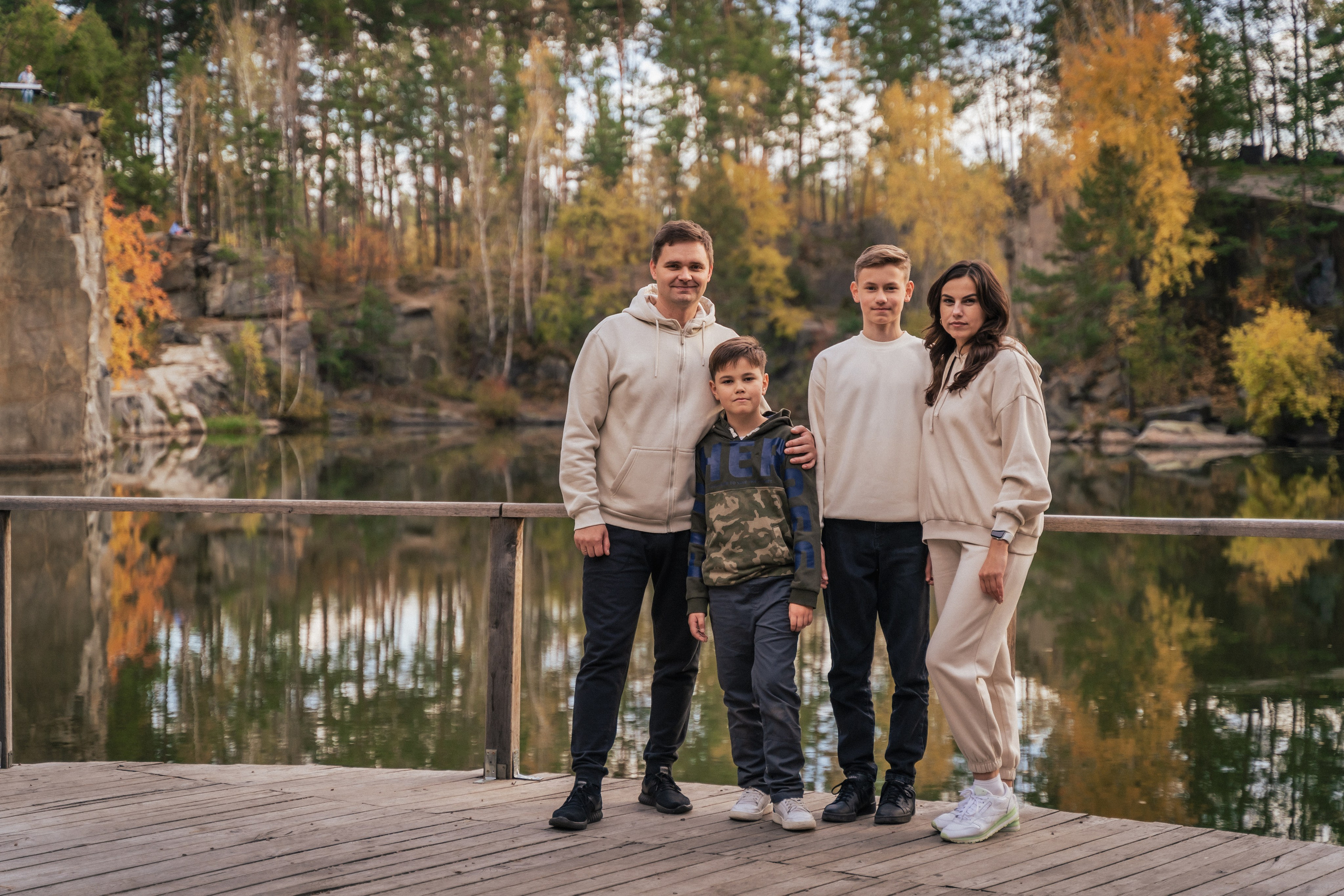 Сімейна фотосесія на природі біля Коростишівського карєру. Сімейний фотограф Київ Наталія Шкаврон