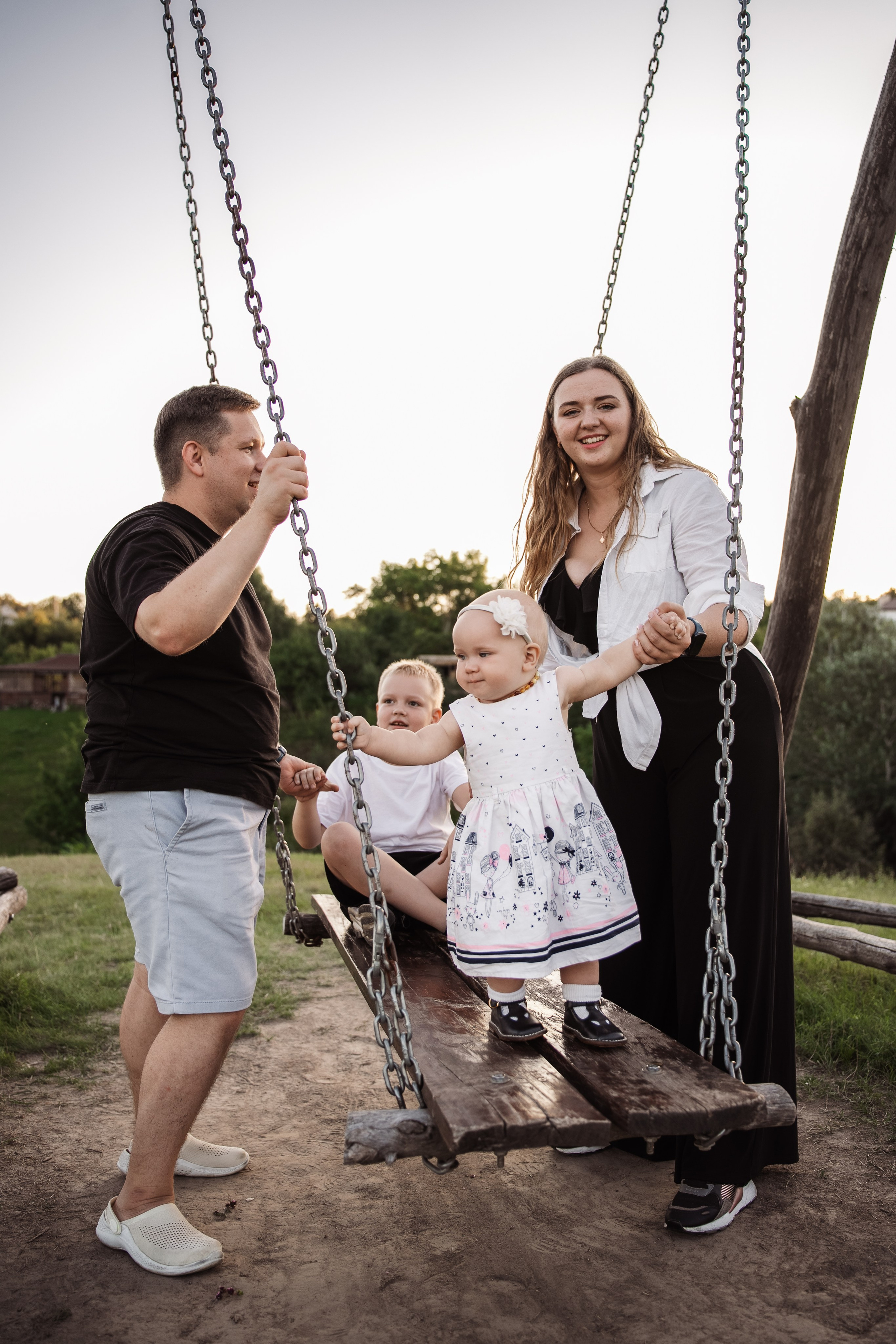 Святкування 1-го дня народження на овечій фермі. Family photographer in Kiev Natalia Shkavron