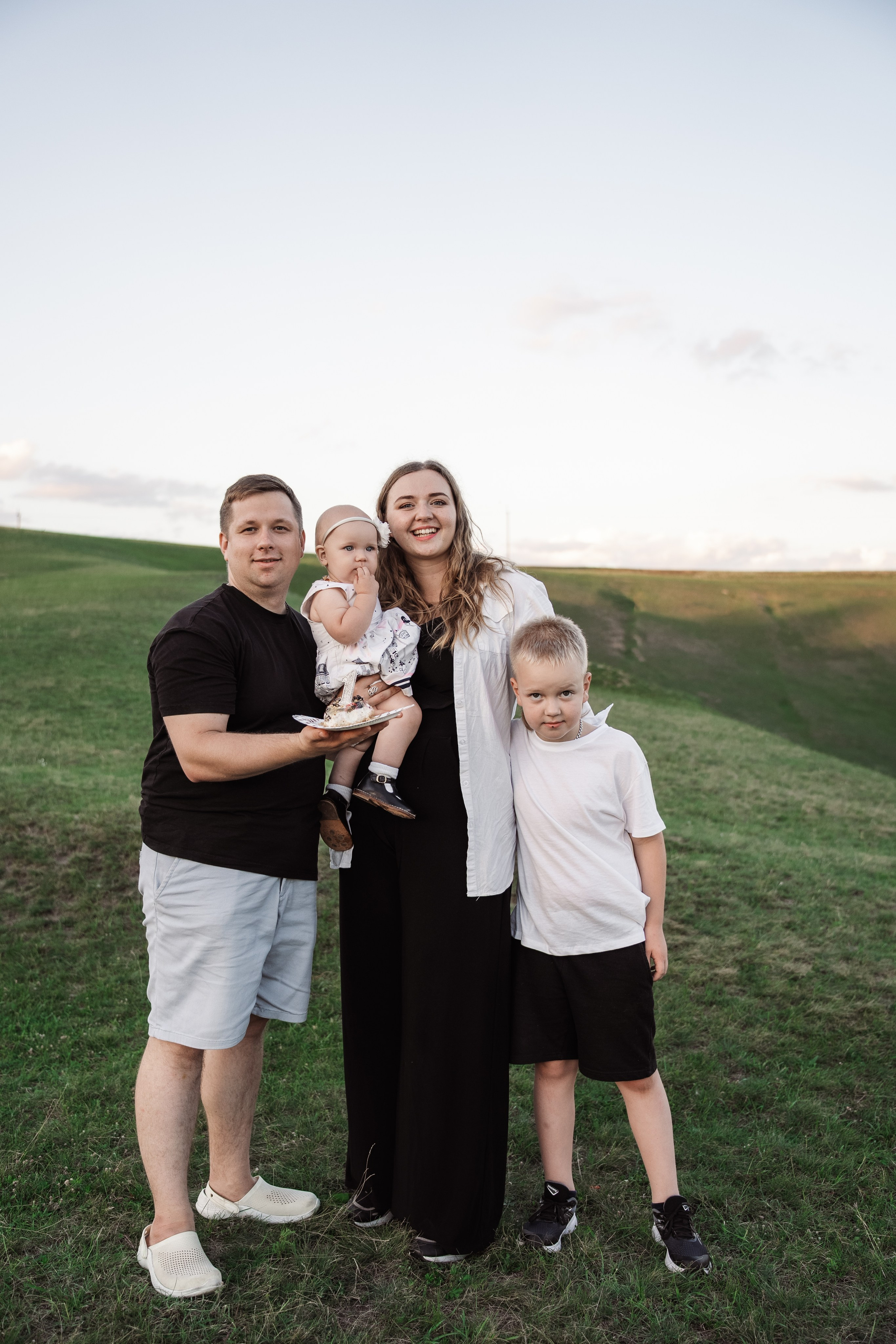 Святкування 1-го дня народження на овечій фермі. Family photographer in Kiev Natalia Shkavron