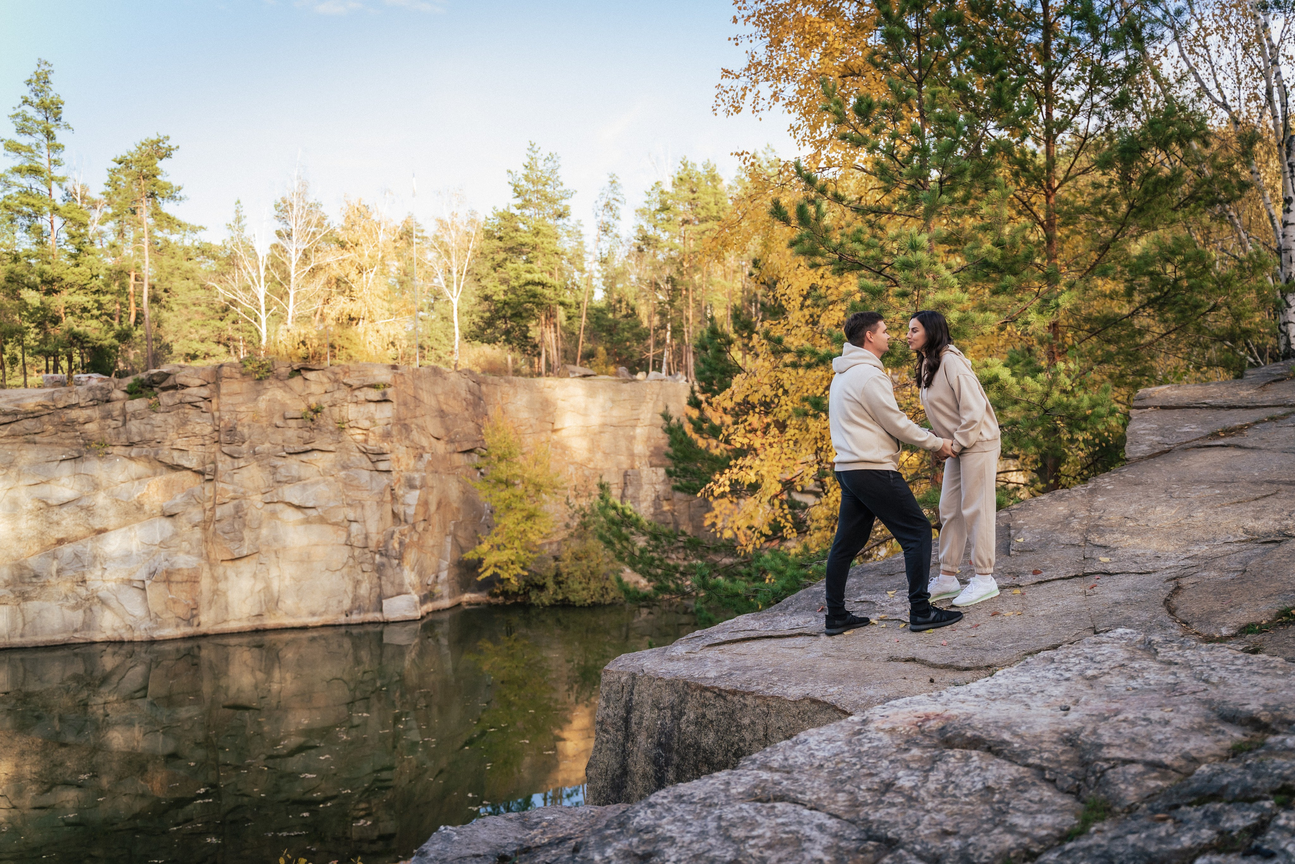 Сімейна фотосесія на природі біля Коростишівського карєру. Сімейний фотограф Київ Наталія Шкаврон