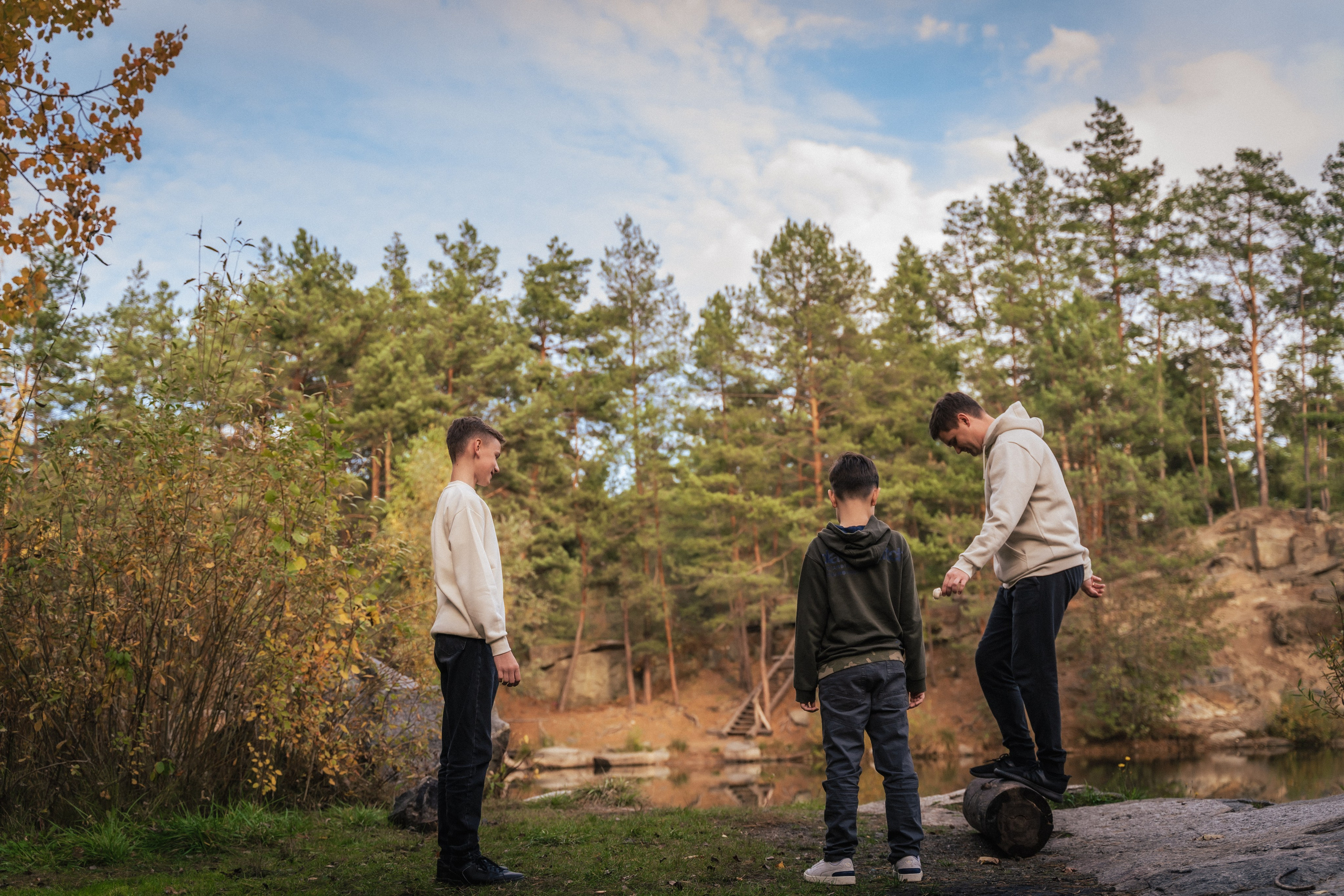 Сімейна фотосесія на природі біля Коростишівського карєру. Сімейний фотограф Київ Наталія Шкаврон