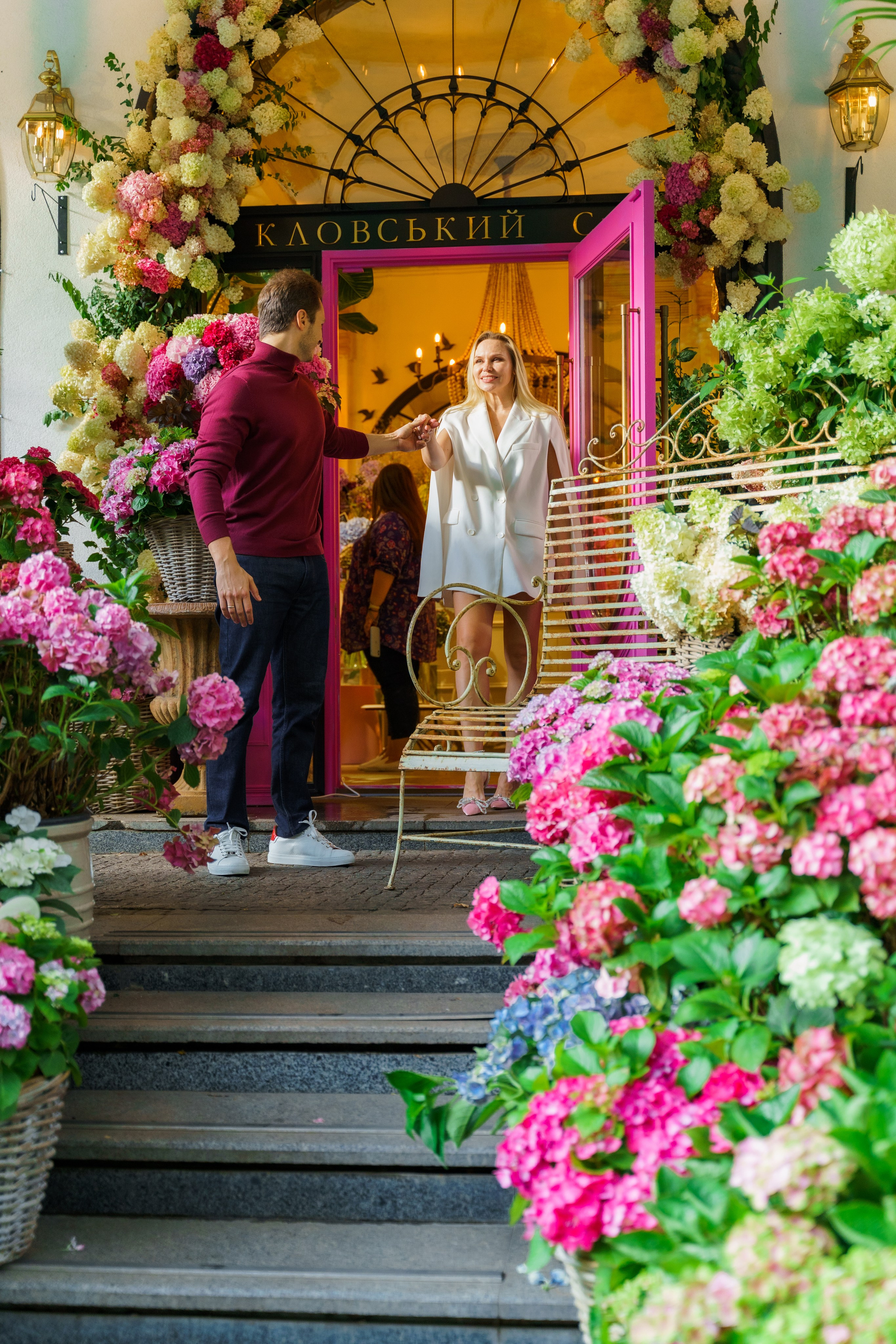 Сімейна фотосесія в гортензіях в Клов саду. Family photographer in Kiev Natalia Shkavron