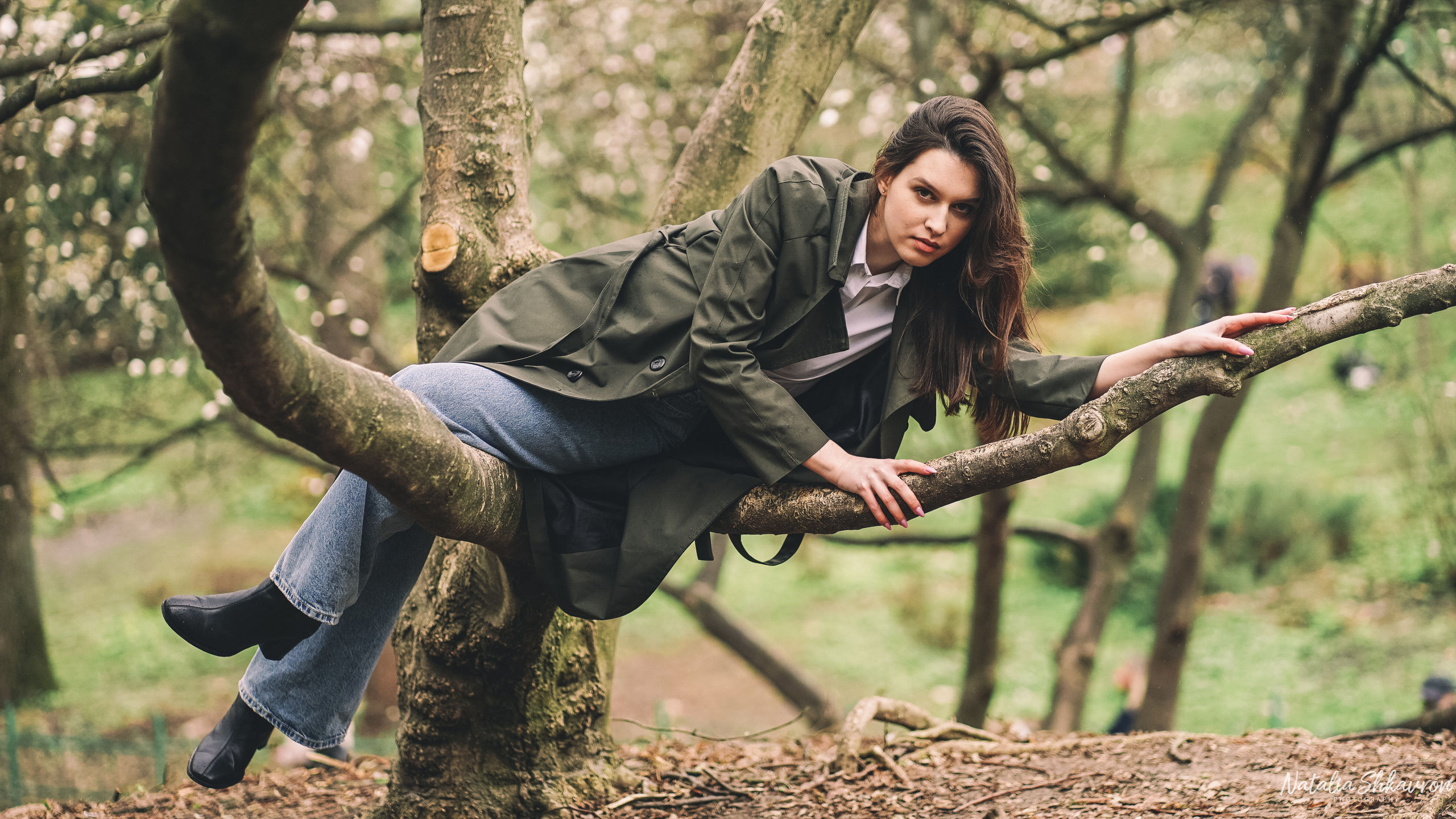 Весняна фотосесія в магноліях. Сімейний фотограф Київ Наталія Шкаврон