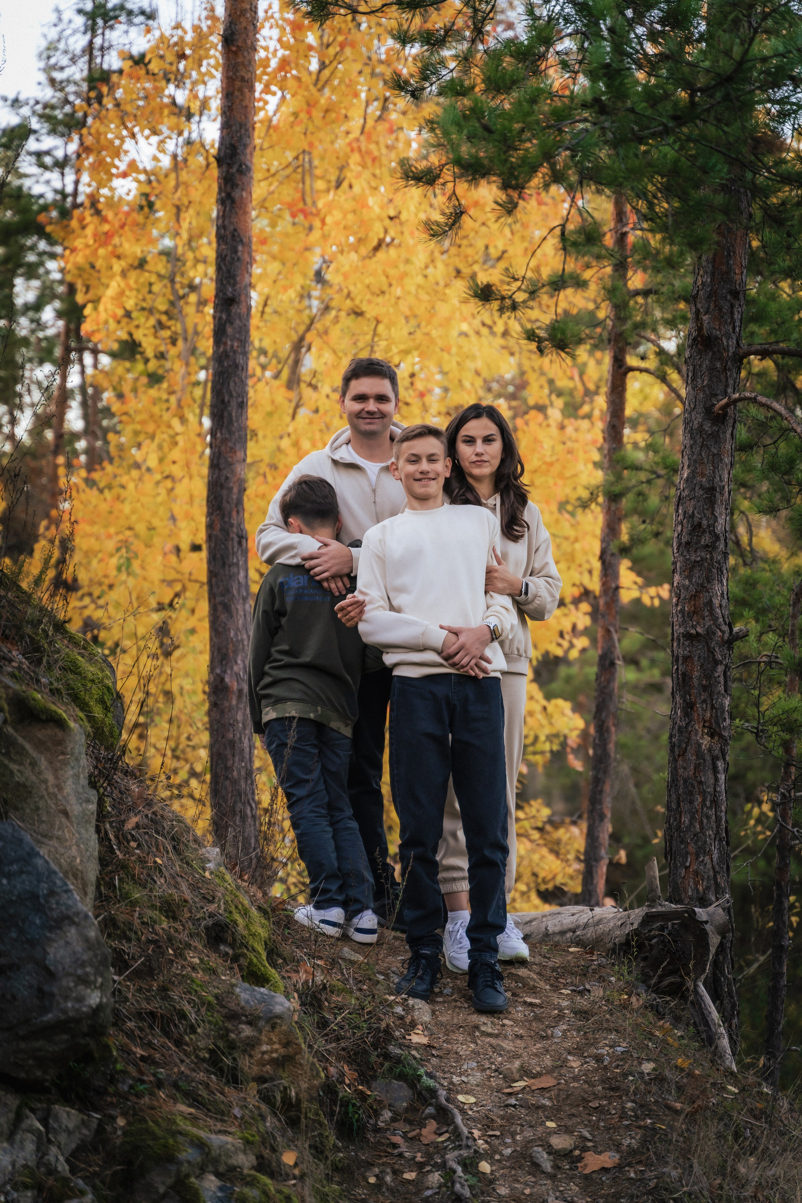 Сімейна фотосесія на природі біля Коростишівського карєру. Сімейний фотограф Київ Наталія Шкаврон