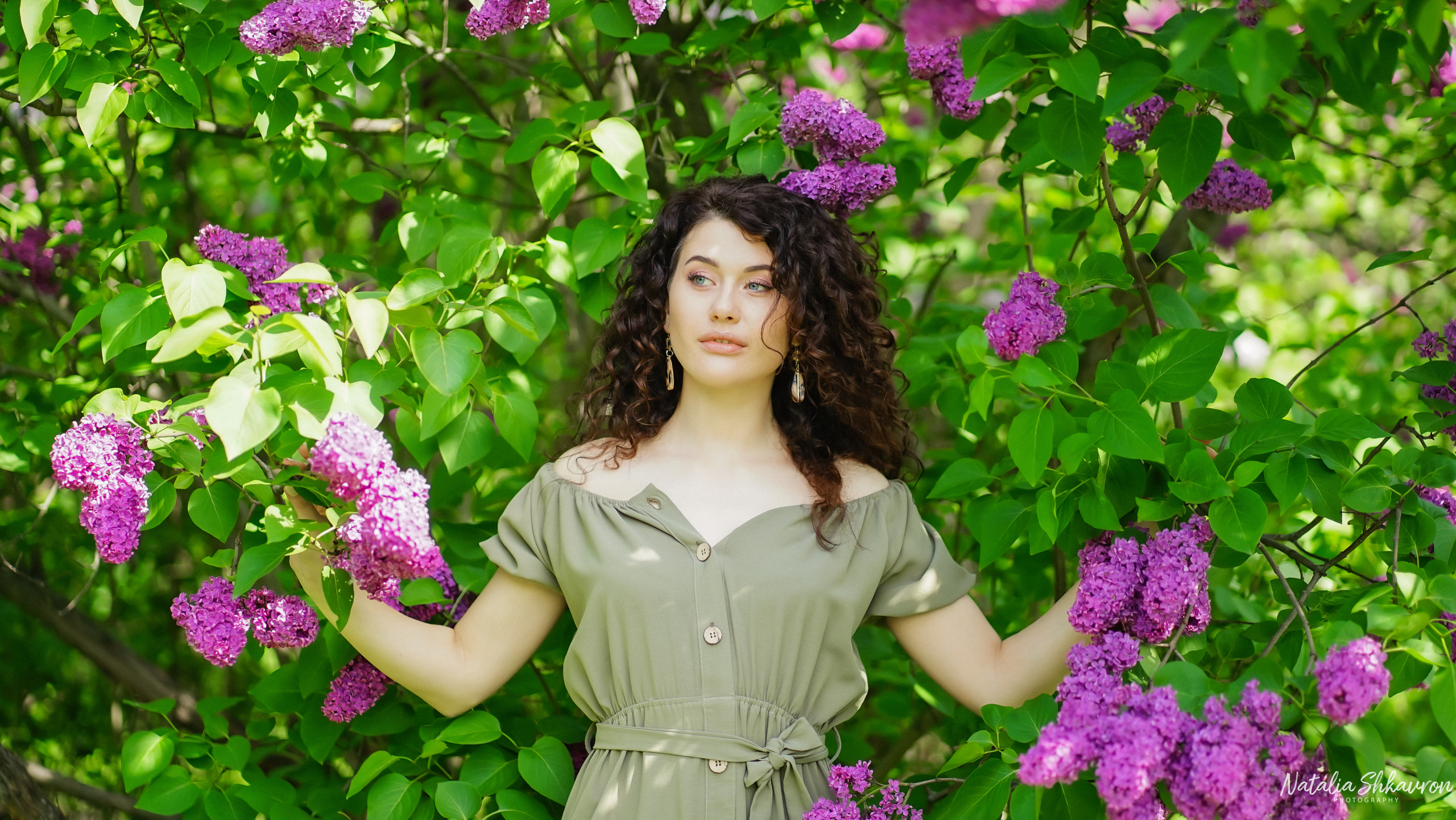 Індивідуальна фотосесія в бузку. Family photographer in Kiev Natalia Shkavron