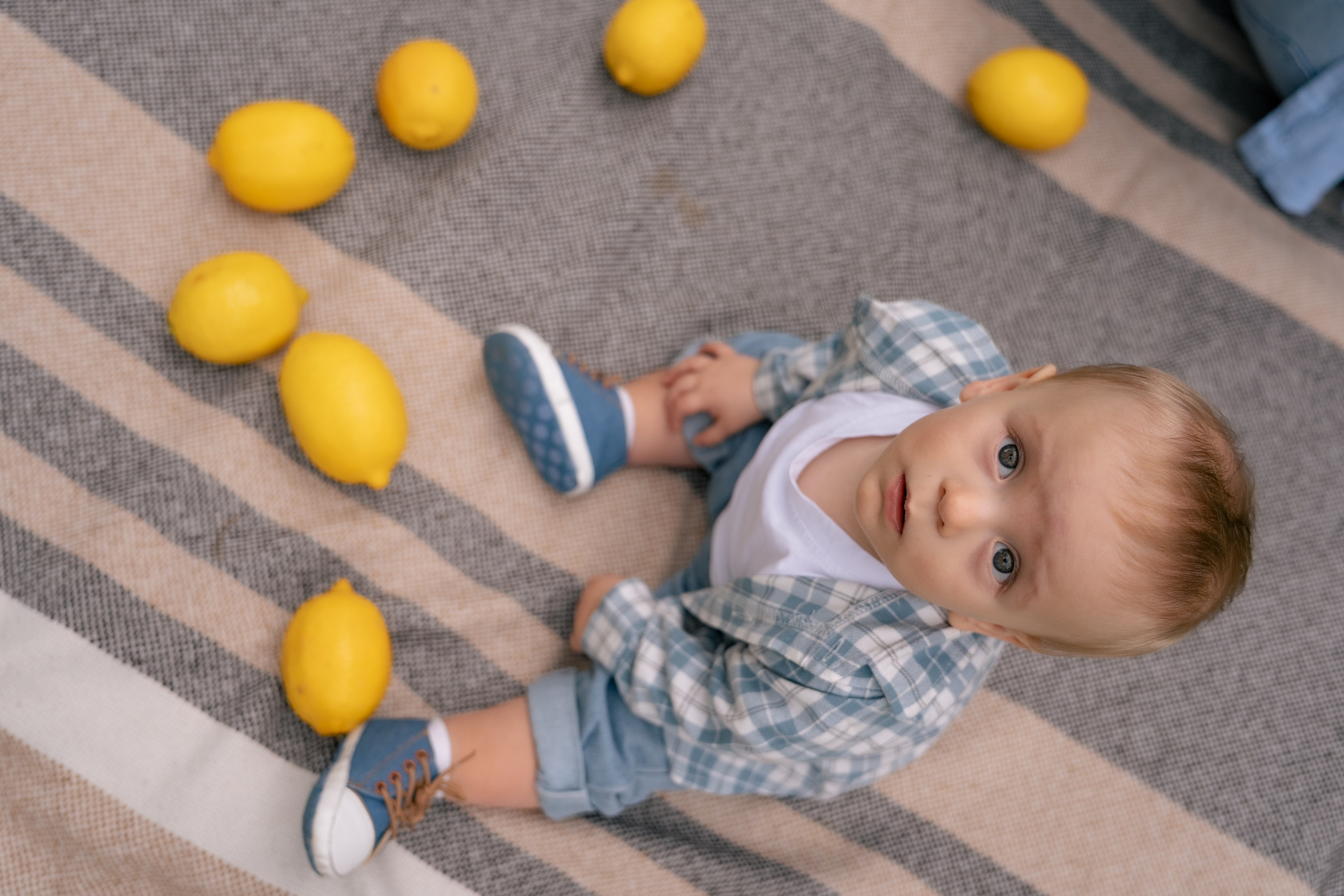 сімейна фотосесія, фотограф київ, фотосесія біля ресторану прага, фотосесія біля парку Прага, сімейна фотосесія, сімейна фотосесія на ВДНГ