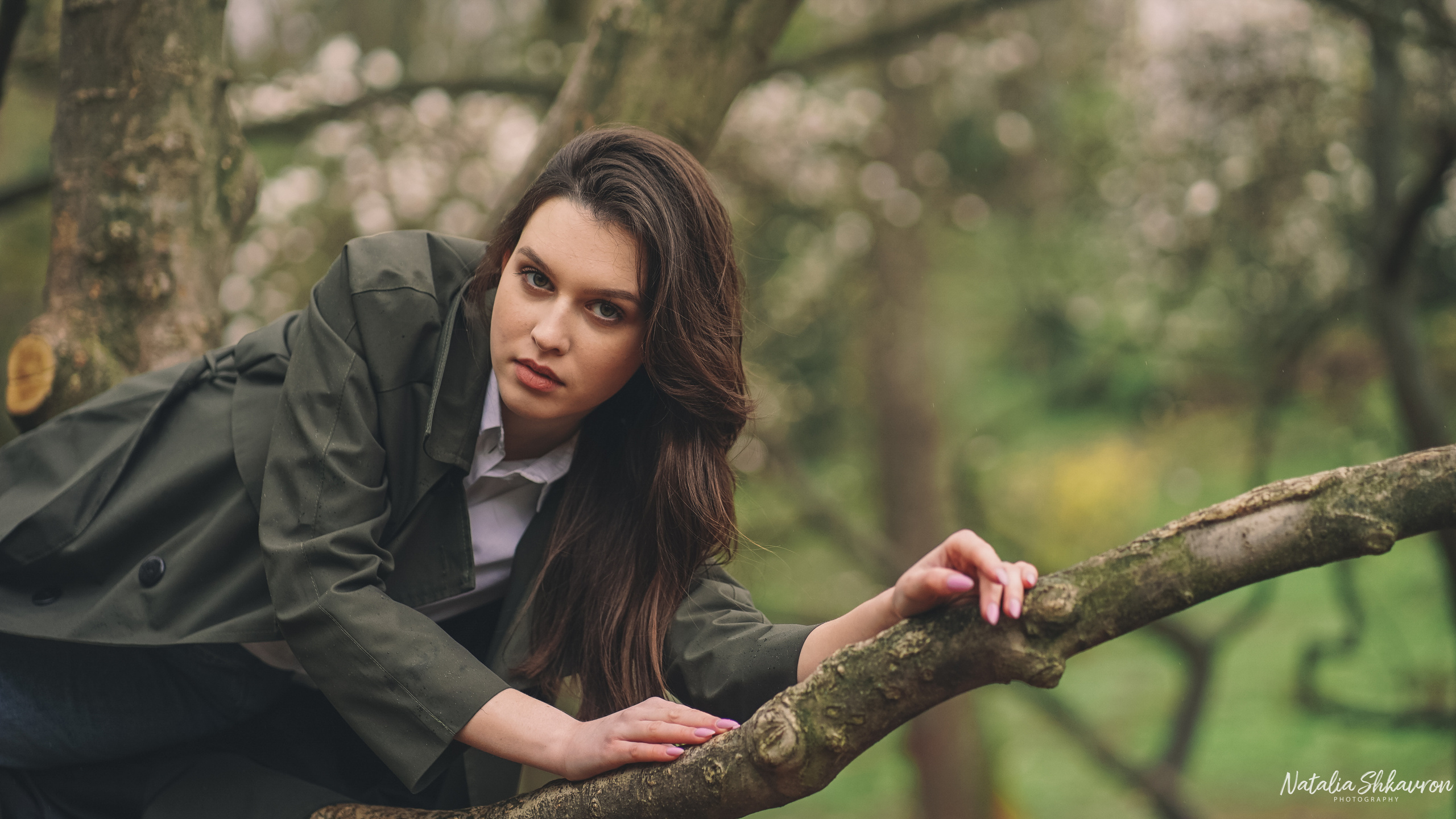 Весняна фотосесія в магноліях. Сімейний фотограф Київ Наталія Шкаврон