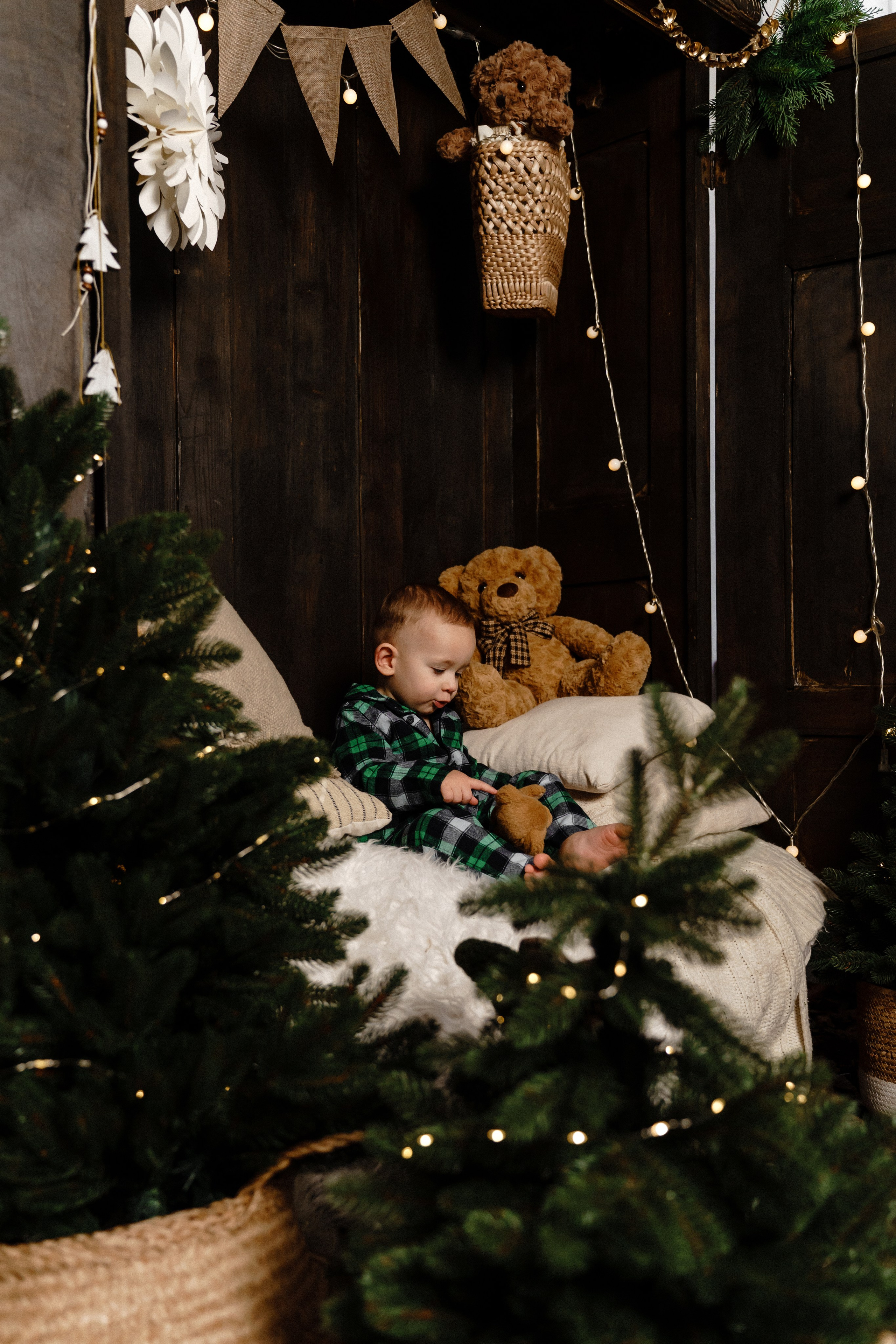 Новорічна фотосесія мами та сина. Family photographer in Kiev Natalia Shkavron