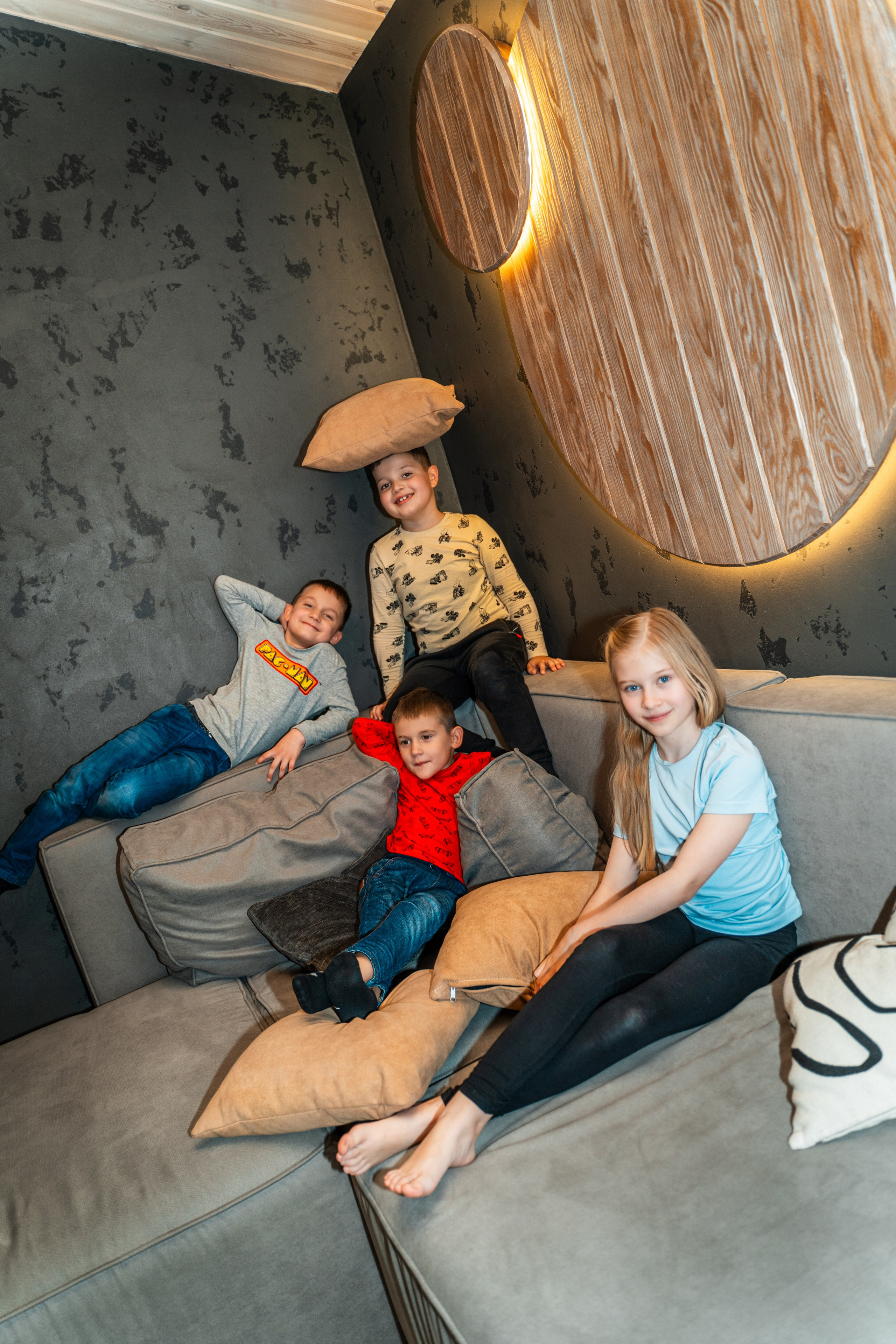 Зустріч з подругами. Сімейний фотограф Київ Наталія Шкаврон