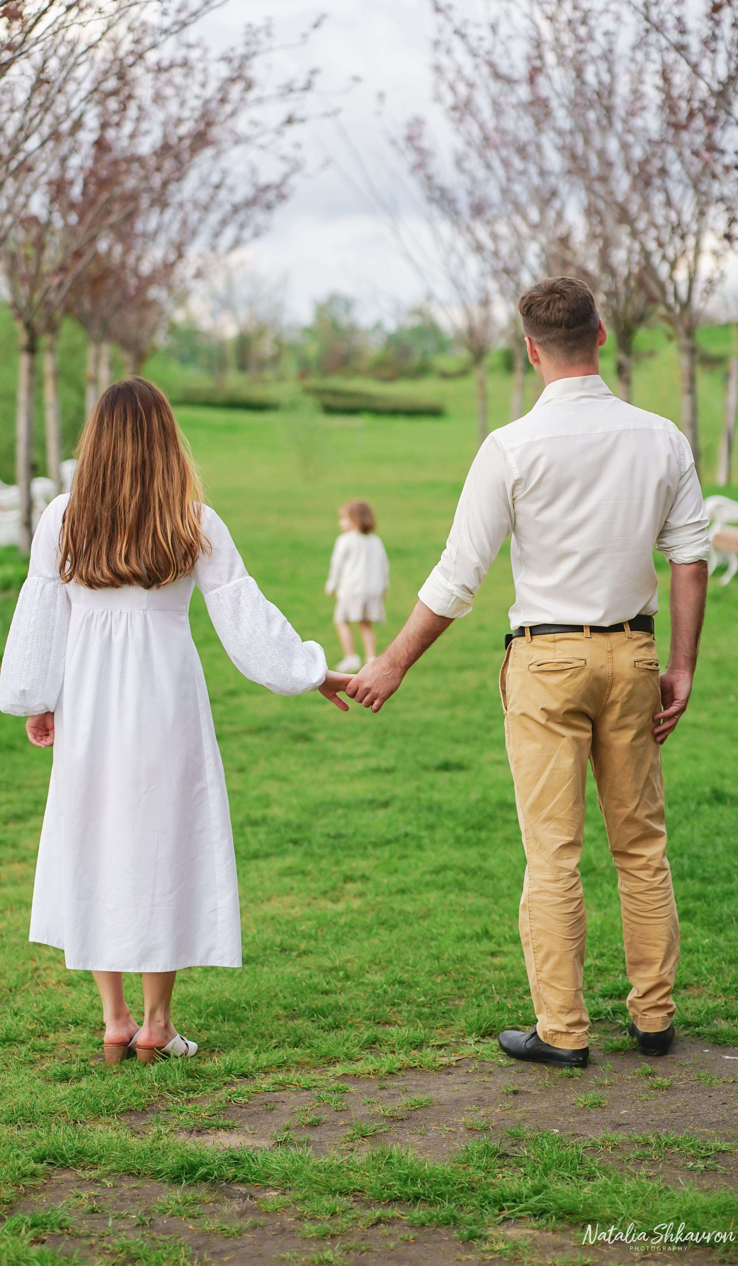 Сімейна фотосесія в тюльпанах. Сімейний фотограф Київ Наталія Шкаврон