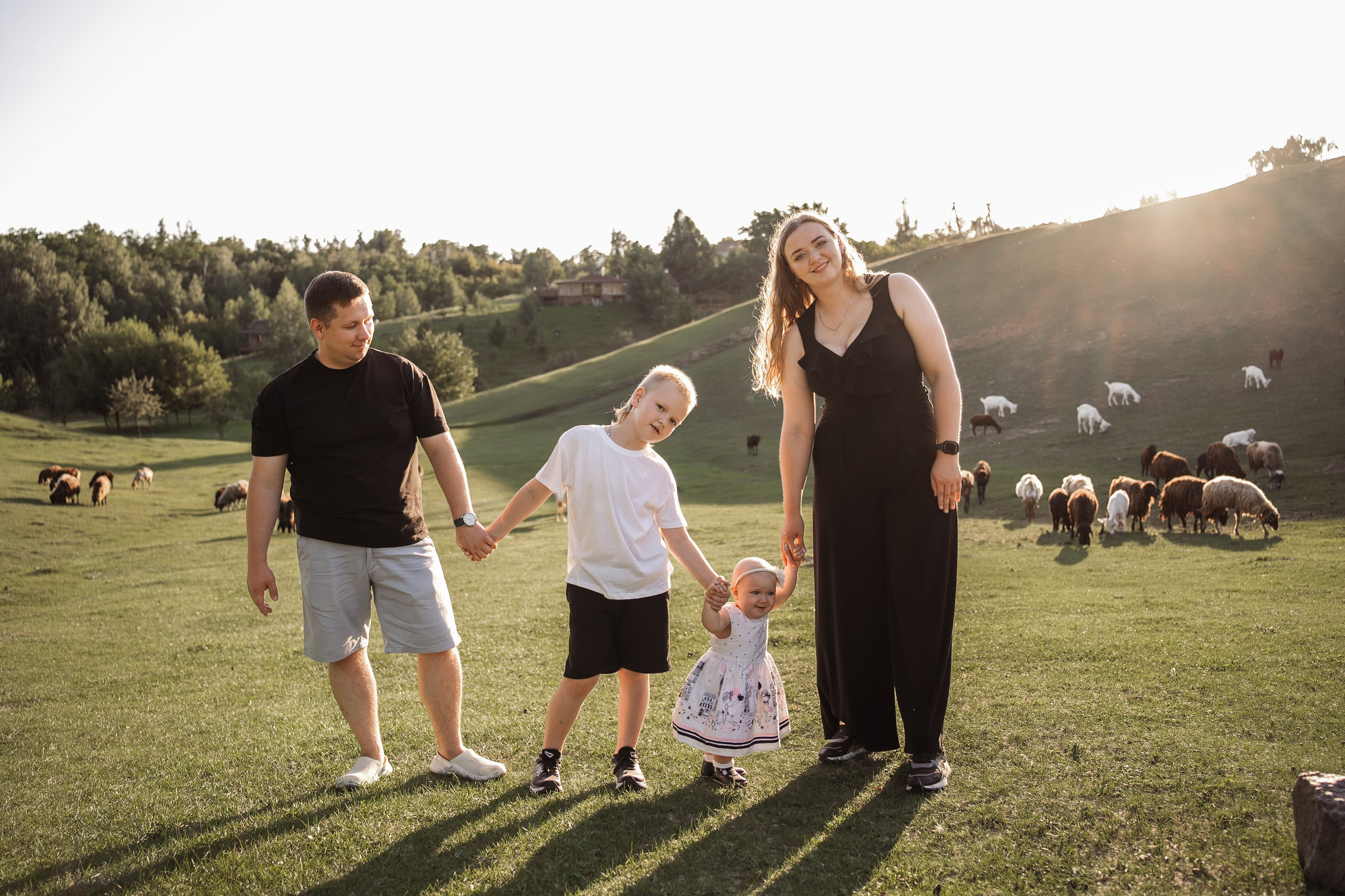 Святкування 1-го дня народження на овечій фермі. Family photographer in Kiev Natalia Shkavron