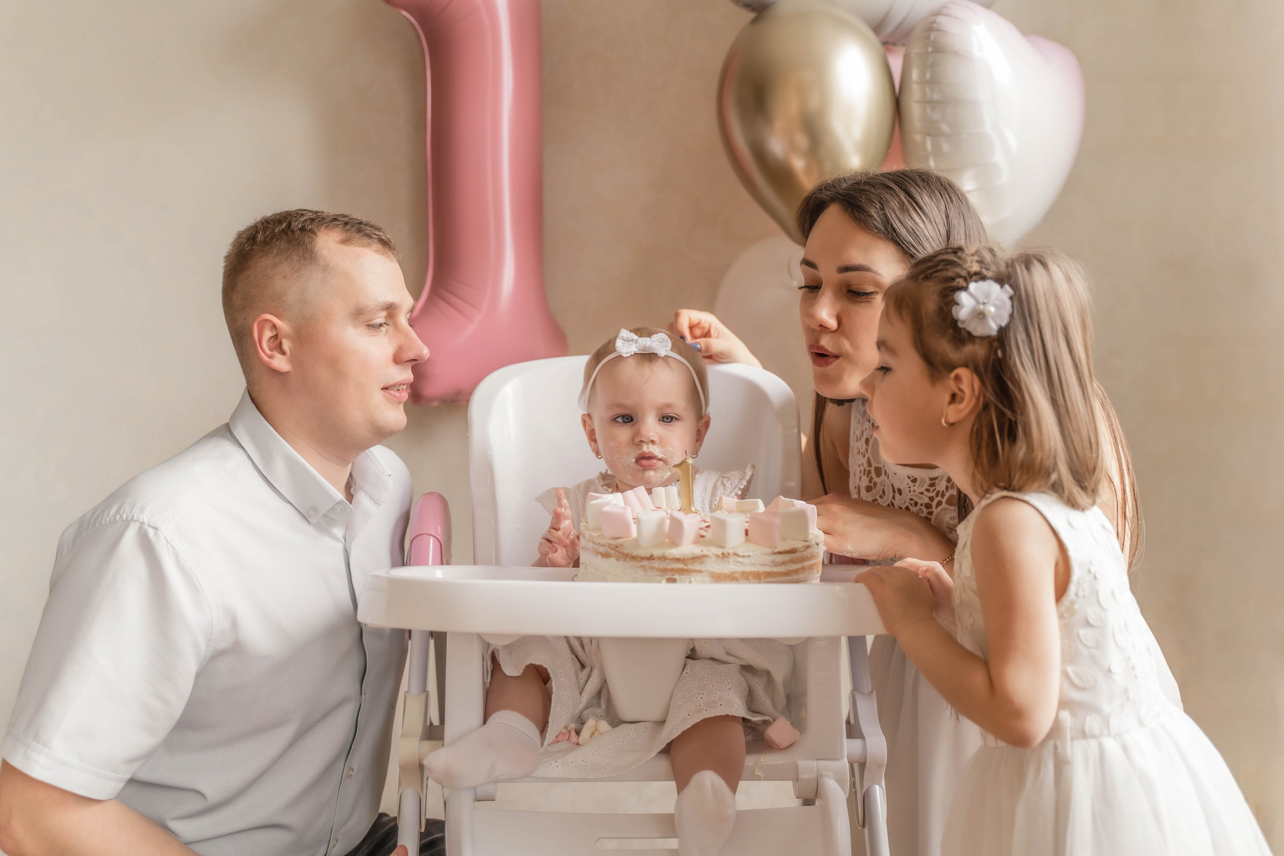 Святкування 1-го дня народження вдома. Family photographer in Kiev Natalia Shkavron