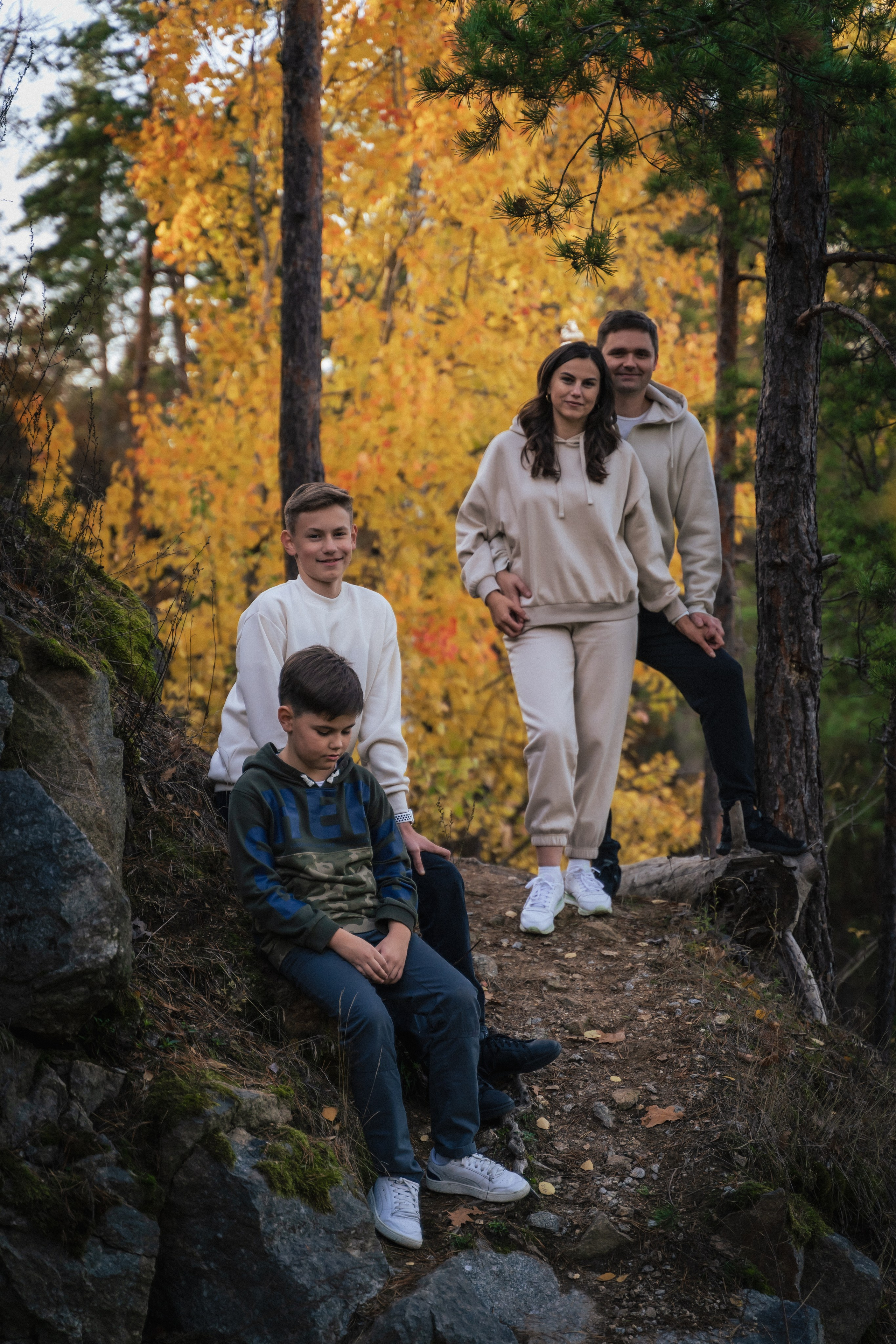 Сімейна фотосесія на природі біля Коростишівського карєру. Сімейний фотограф Київ Наталія Шкаврон