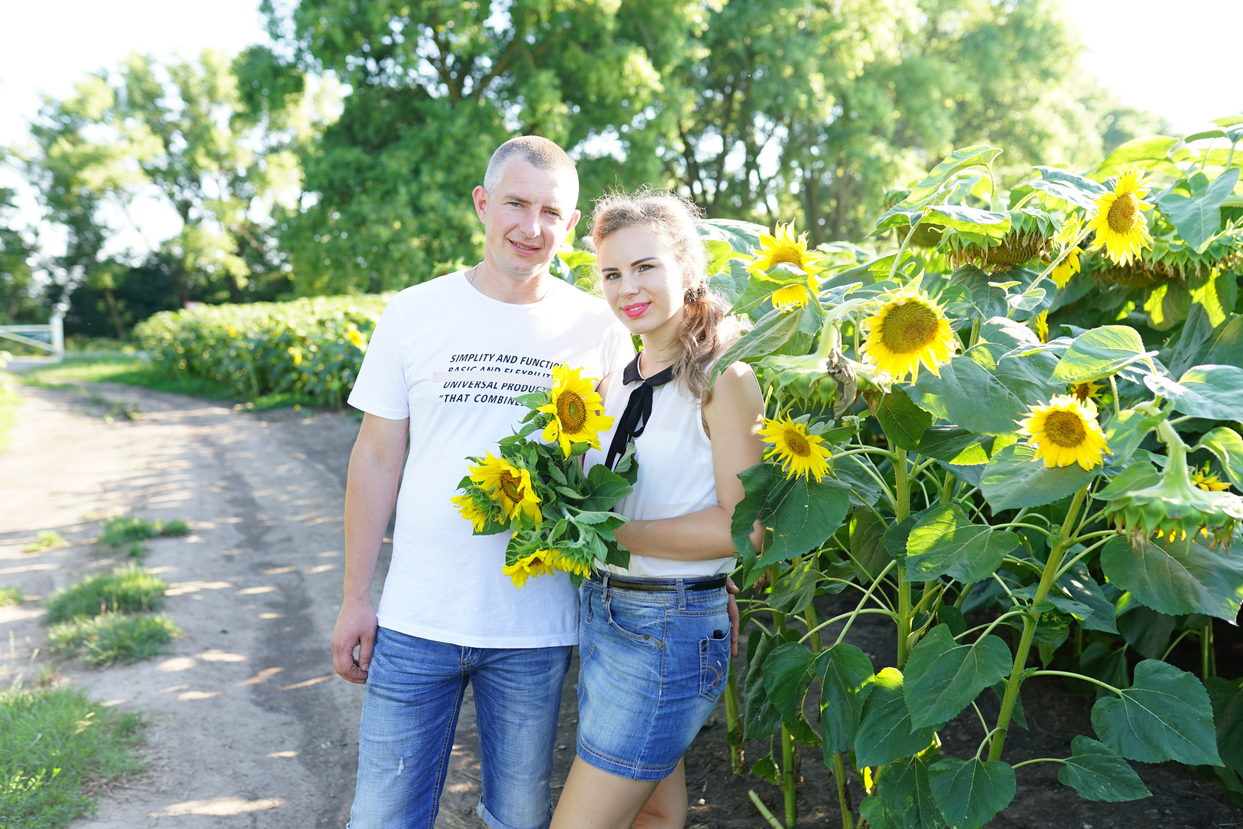 Сімейна фотосесія з кавунами. Family photographer in Kiev Natalia Shkavron