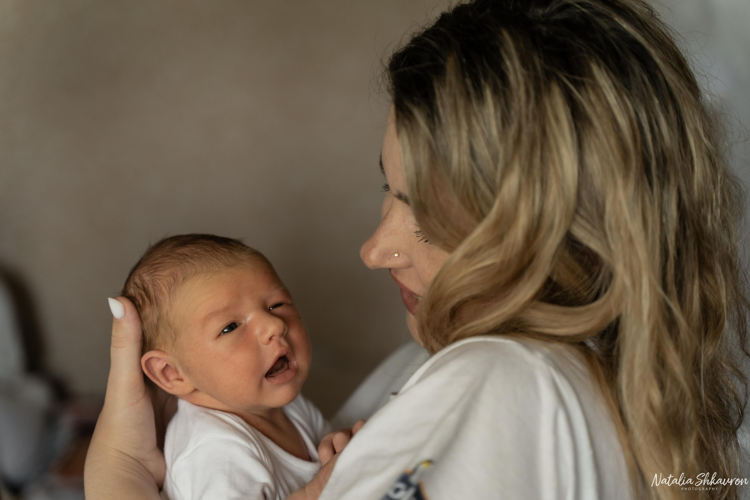 Домашня фотосесія новонародженого. Family photographer in Kiev Natalia Shkavron