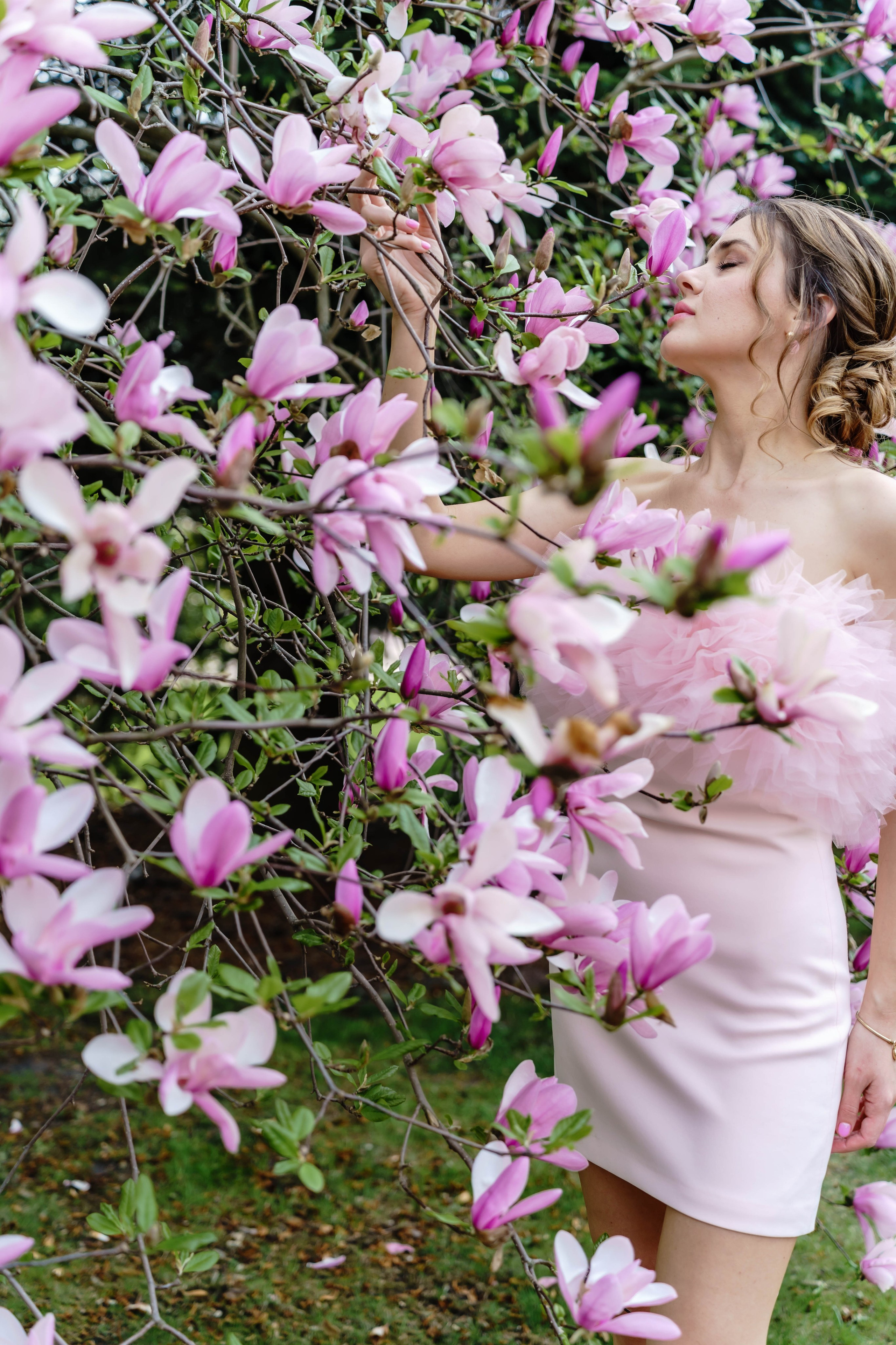 Фотосесія в магноліях. Сімейний фотограф Київ Наталія Шкаврон