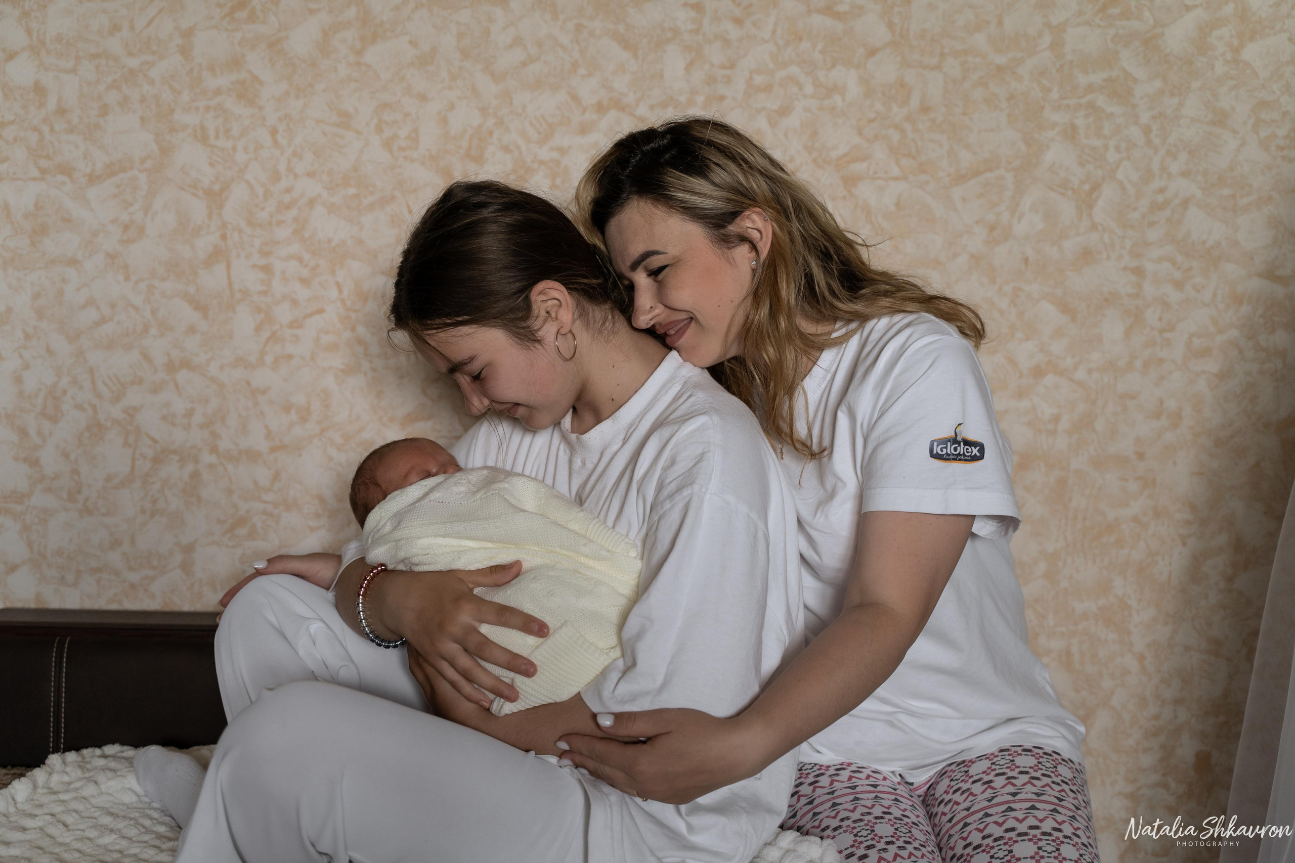 Домашня фотосесія новонародженого. Family photographer in Kiev Natalia Shkavron