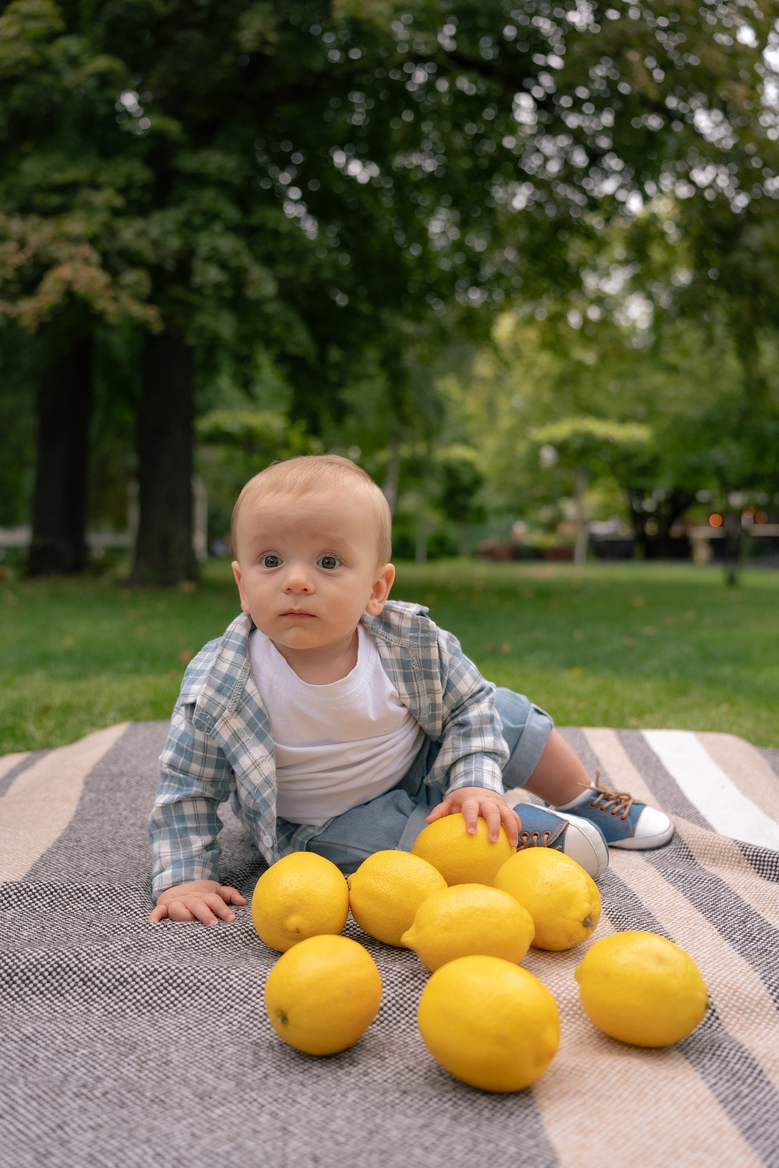 сімейна фотосесія, фотограф київ, фотосесія біля ресторану прага, фотосесія біля парку Прага, сімейна фотосесія, сімейна фотосесія на ВДНГ