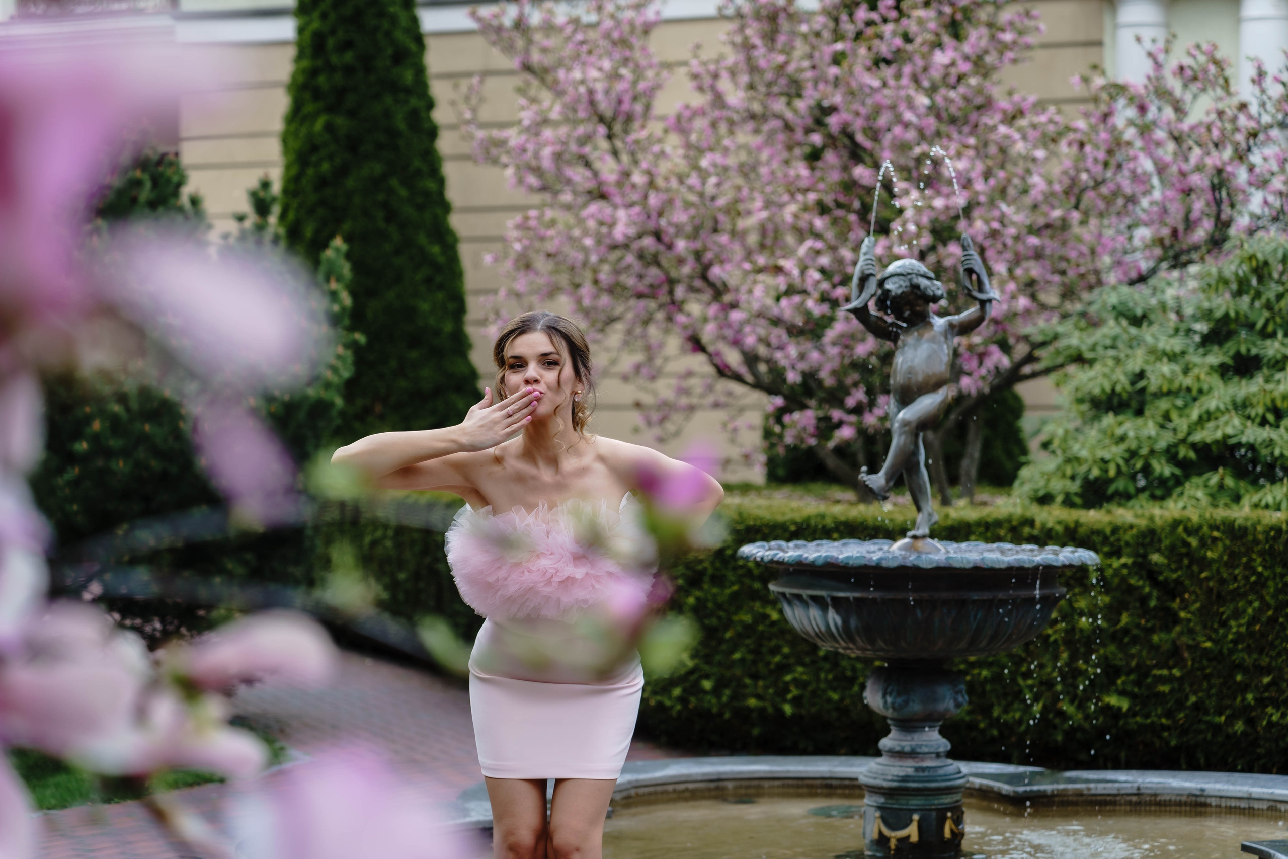 Фотосесія в магноліях. Сімейний фотограф Київ Наталія Шкаврон