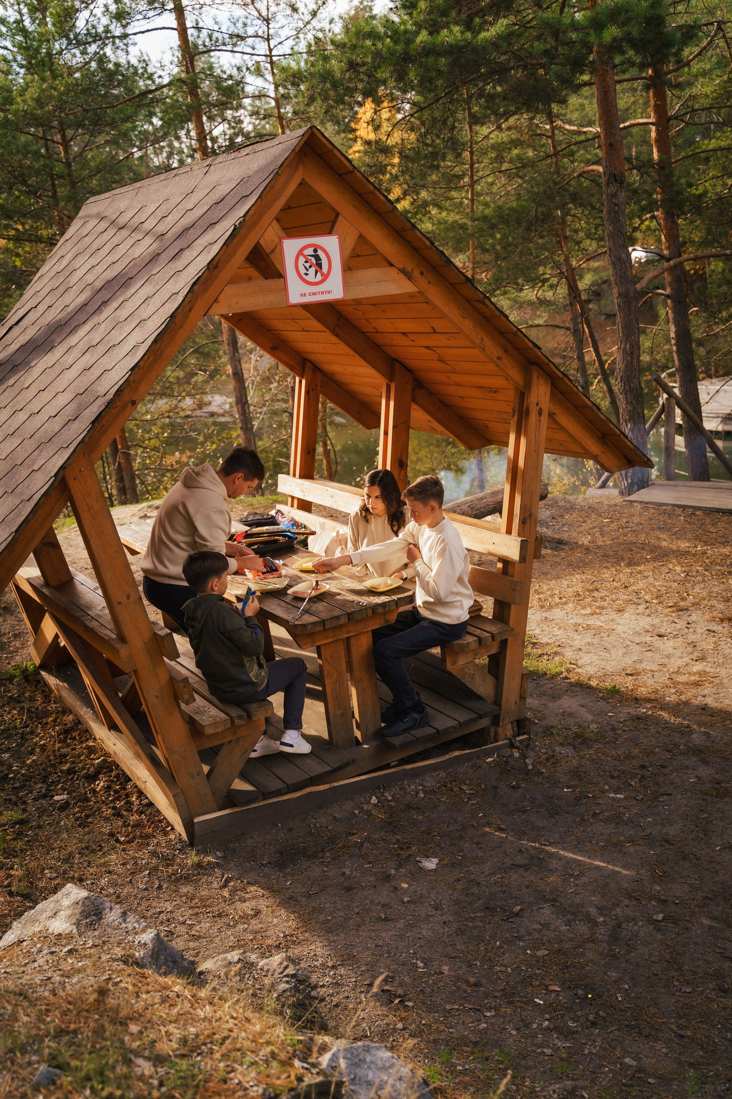 Сімейна фотосесія на природі біля Коростишівського карєру. Сімейний фотограф Київ Наталія Шкаврон