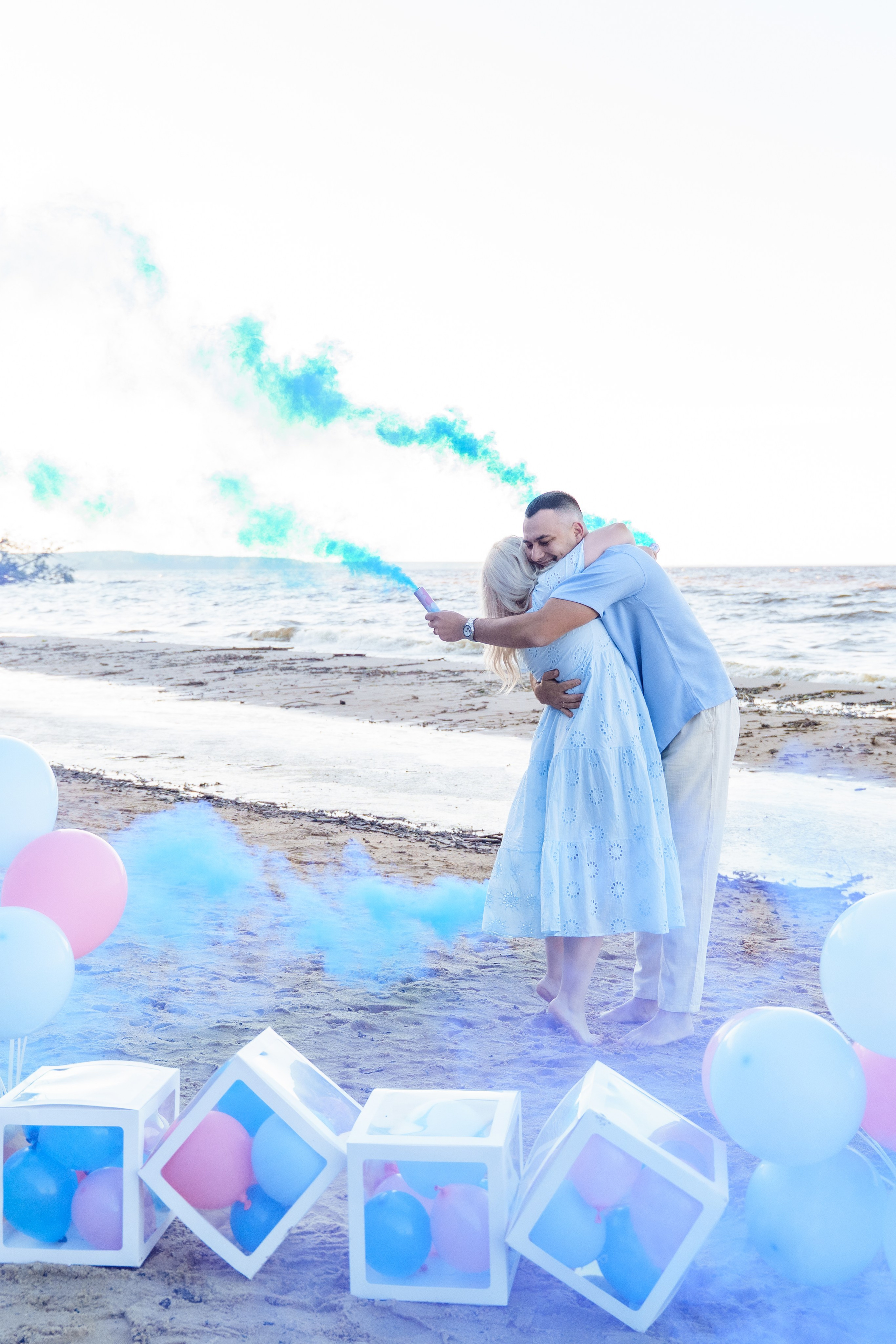 Гендер паті на Київському морі. Family photographer in Kiev Natalia Shkavron