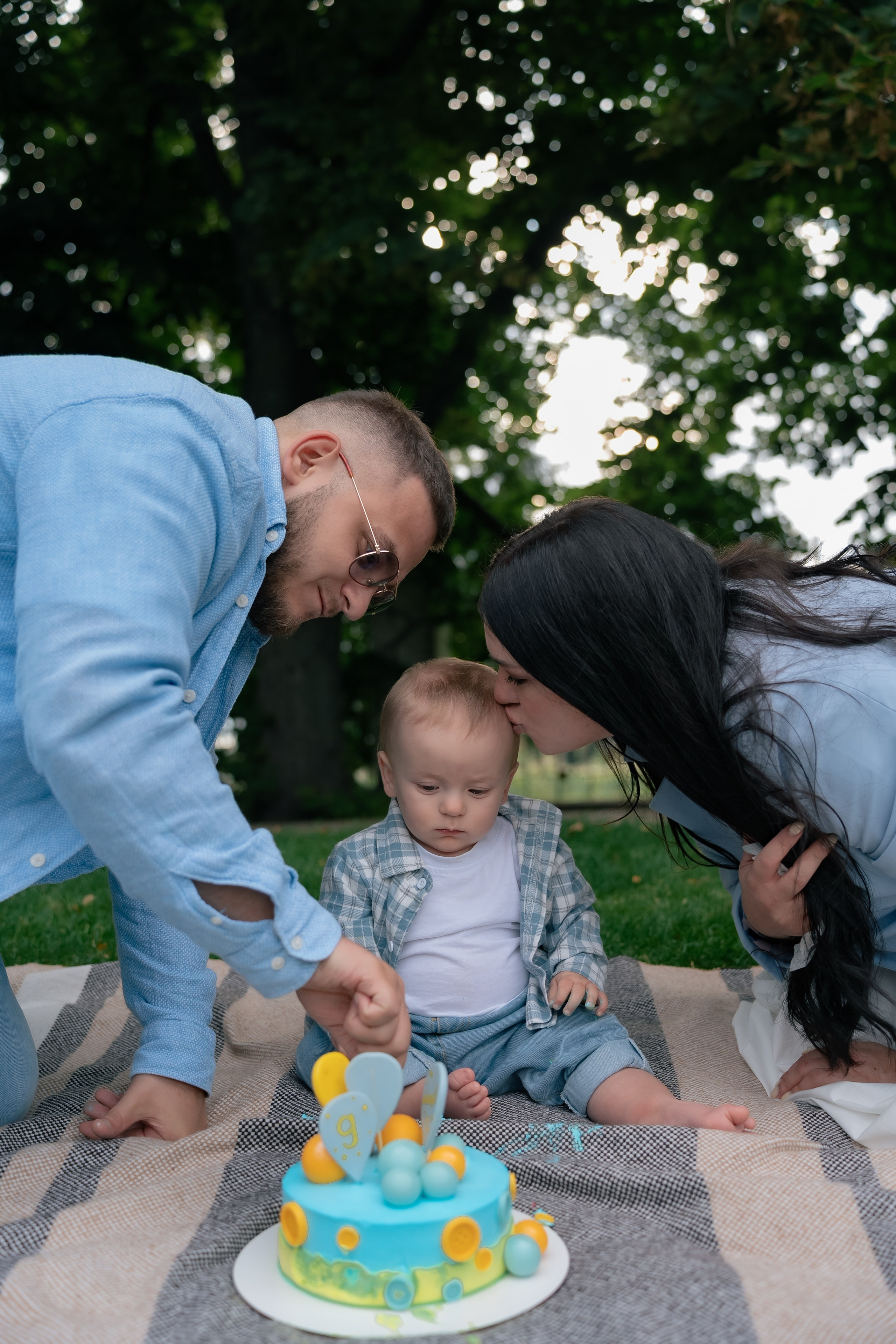 Сімейна фотосесія у парку Прага. Сімейний фотограф Київ Наталія Шкаврон
